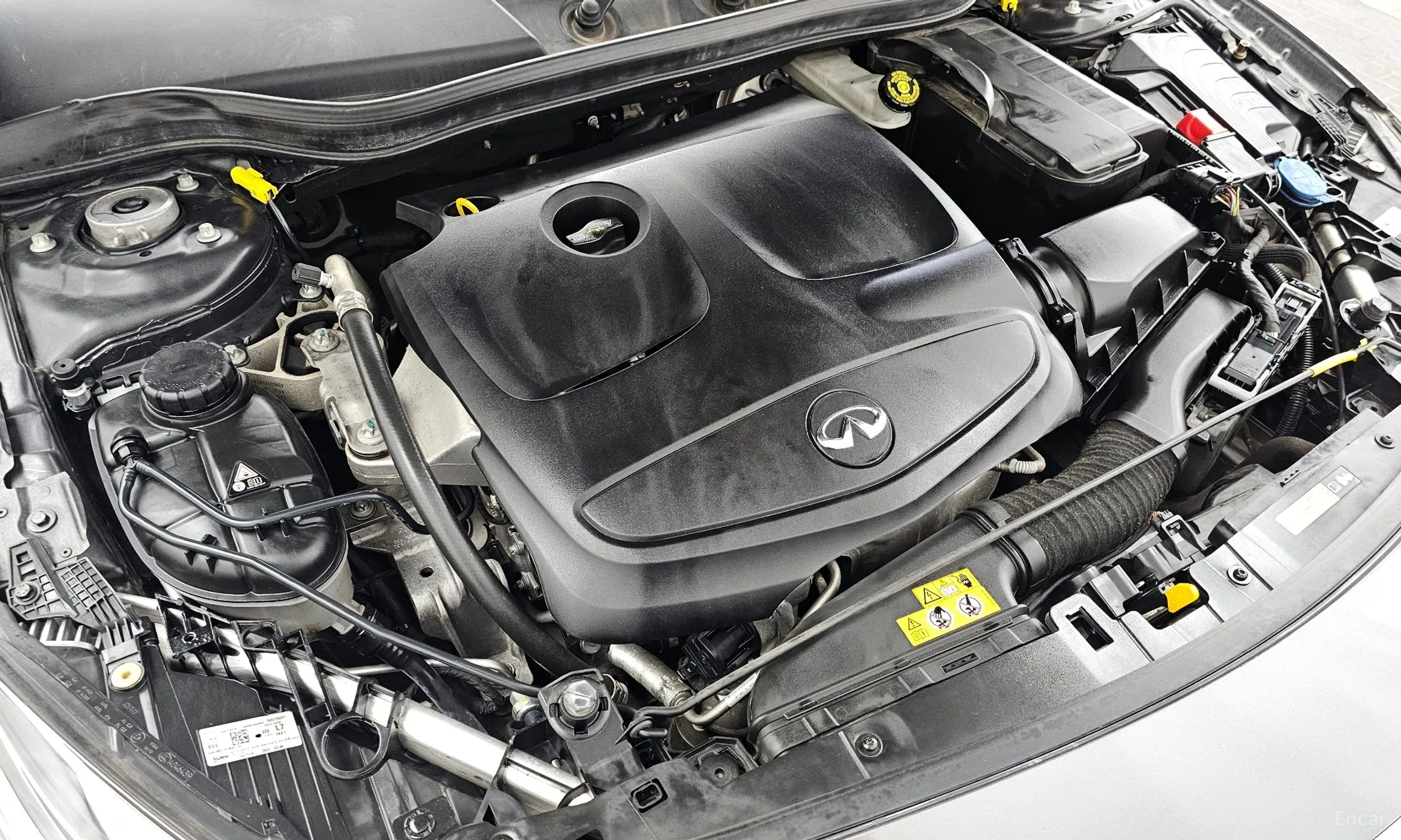 Infiniti Q30 превью 6