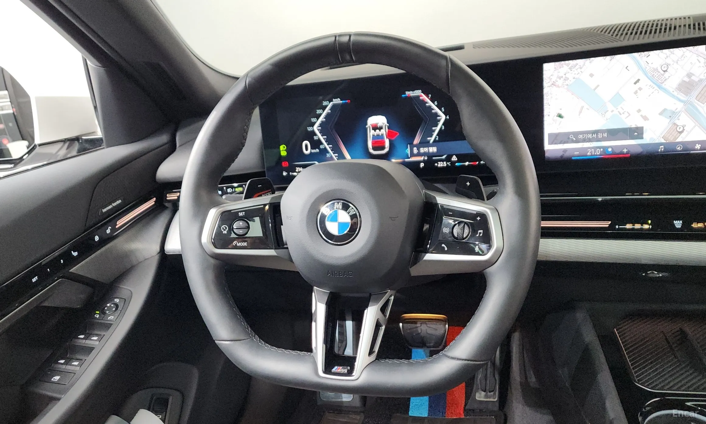 BMW 5 Series (G60) превью 13