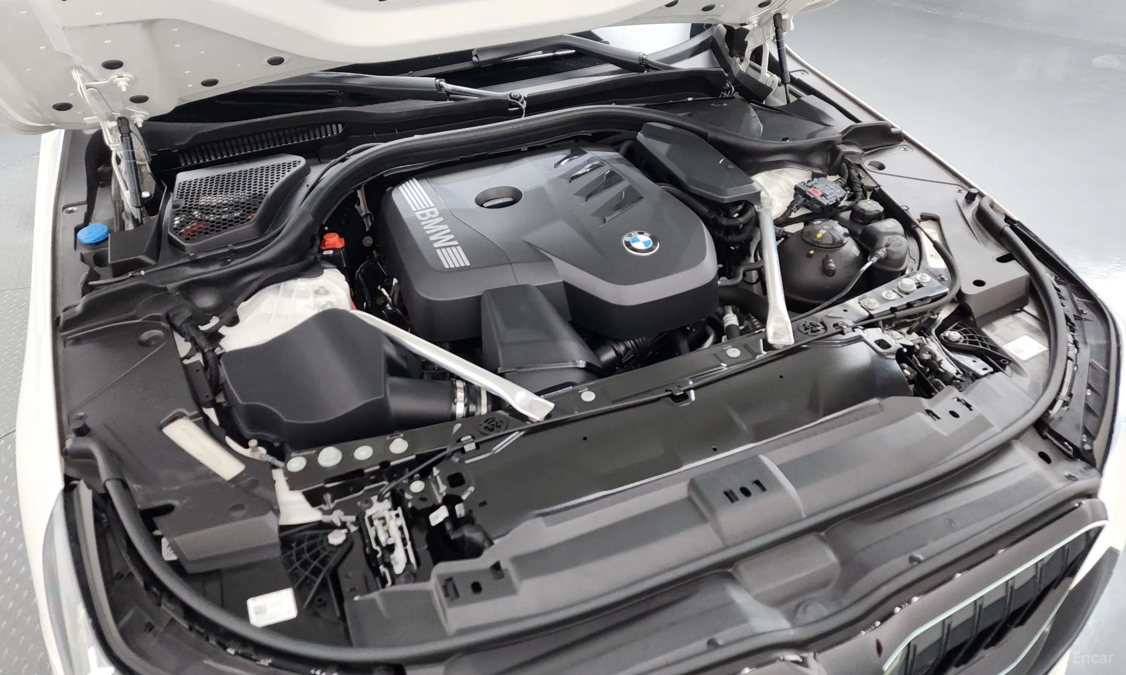 BMW 5 Series (G60) превью 6