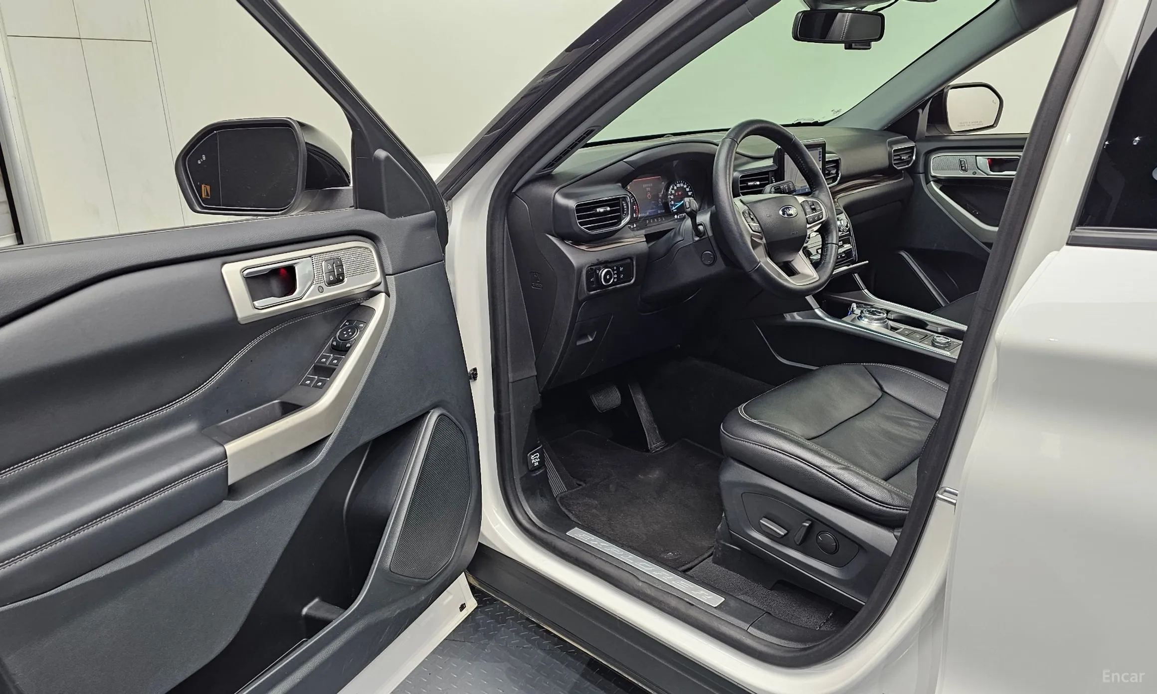 Ford Explorer 6th Generation превью 10