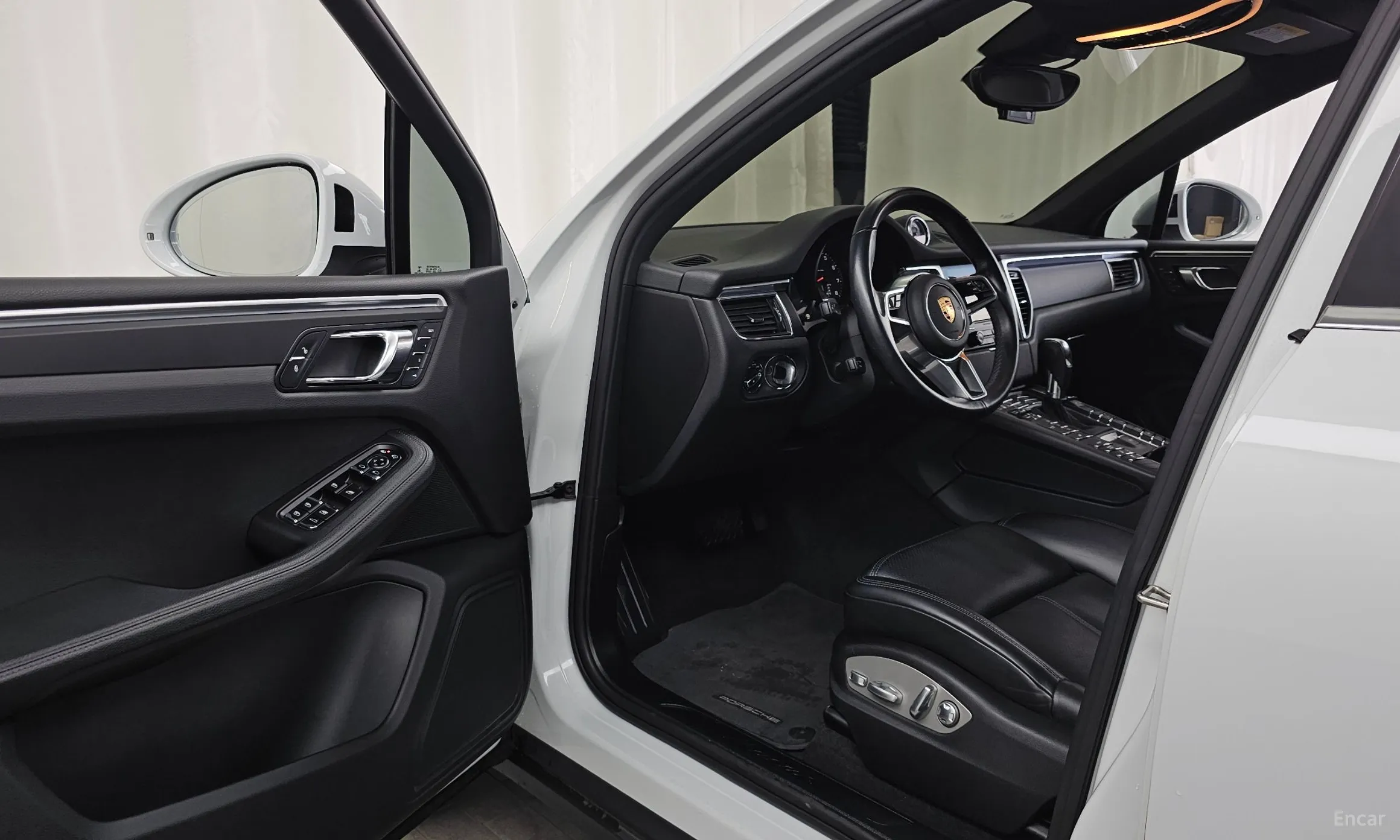 Porsche Macan превью 10