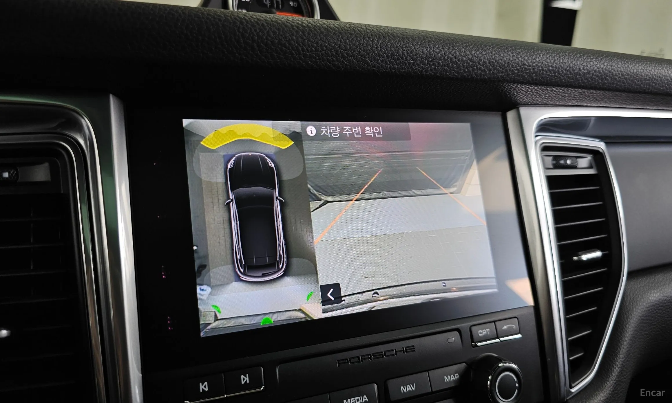 Porsche Macan превью 15