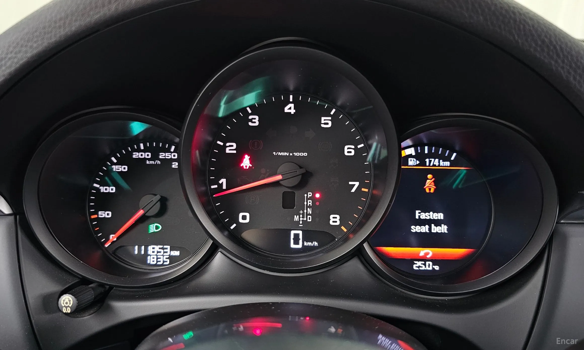 Porsche Macan превью 8