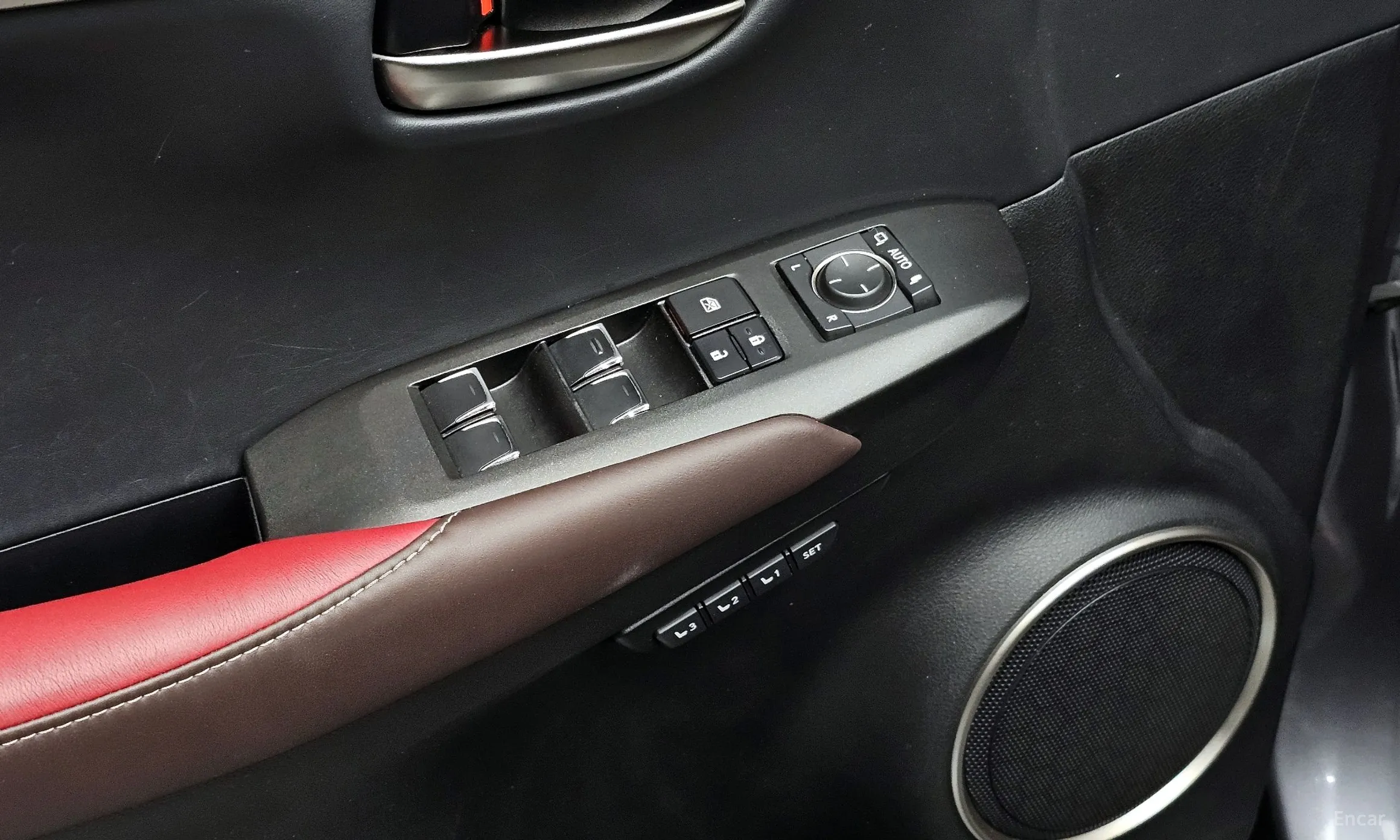 Lexus NX300h превью 18