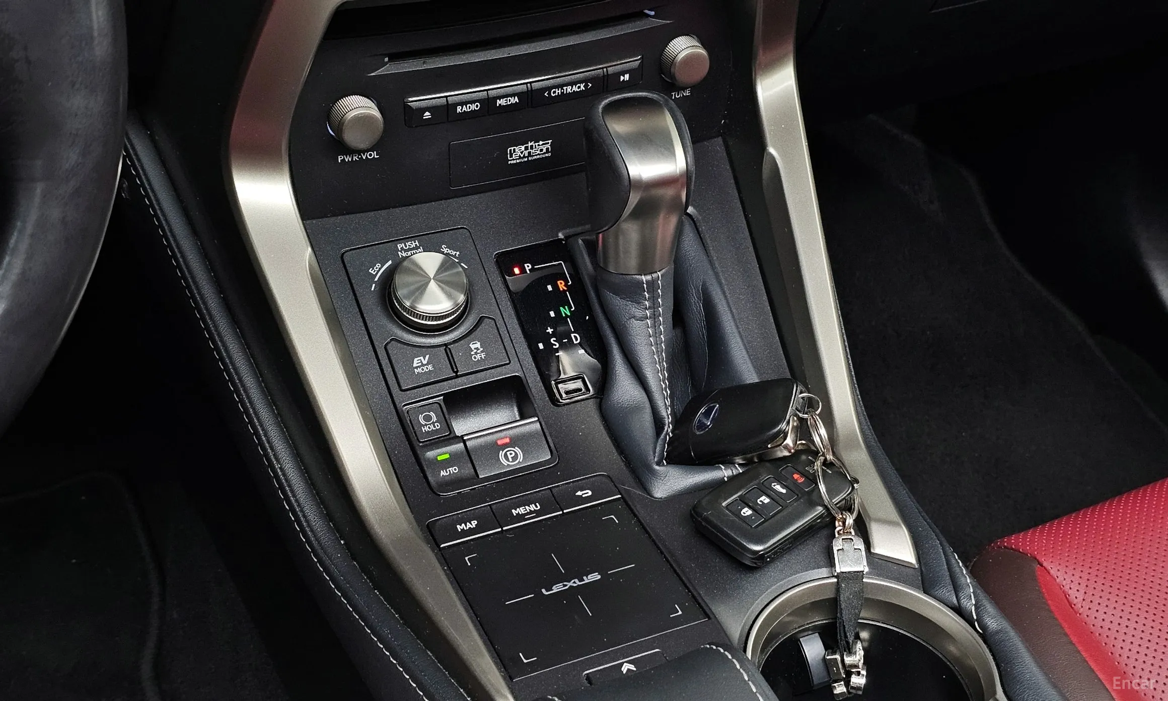 Lexus NX300h превью 9