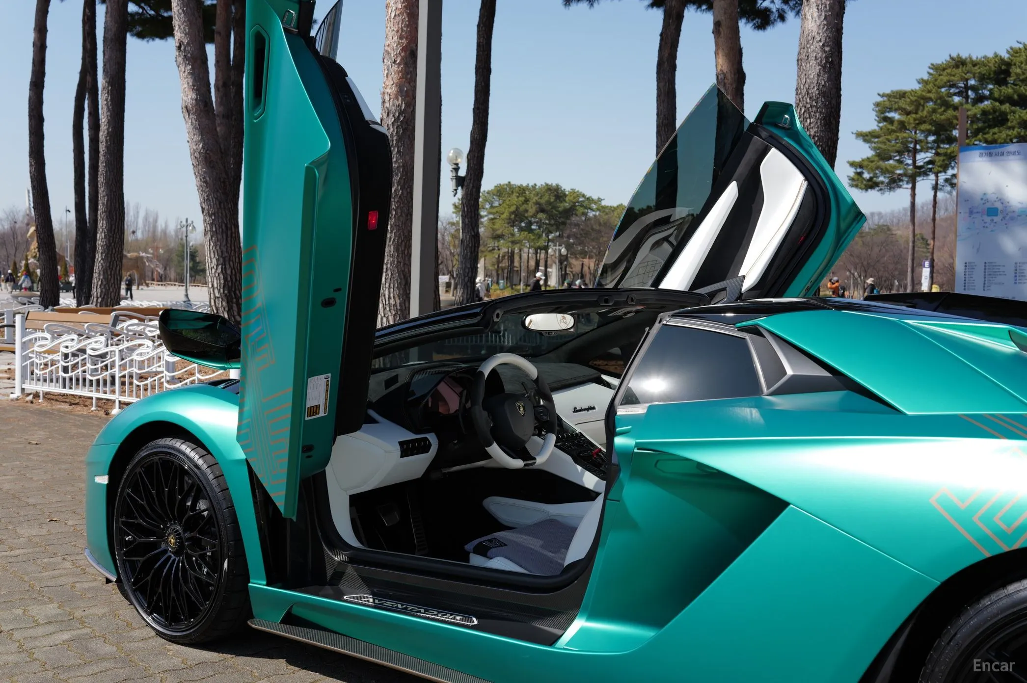 Lamborghini Aventador превью 20