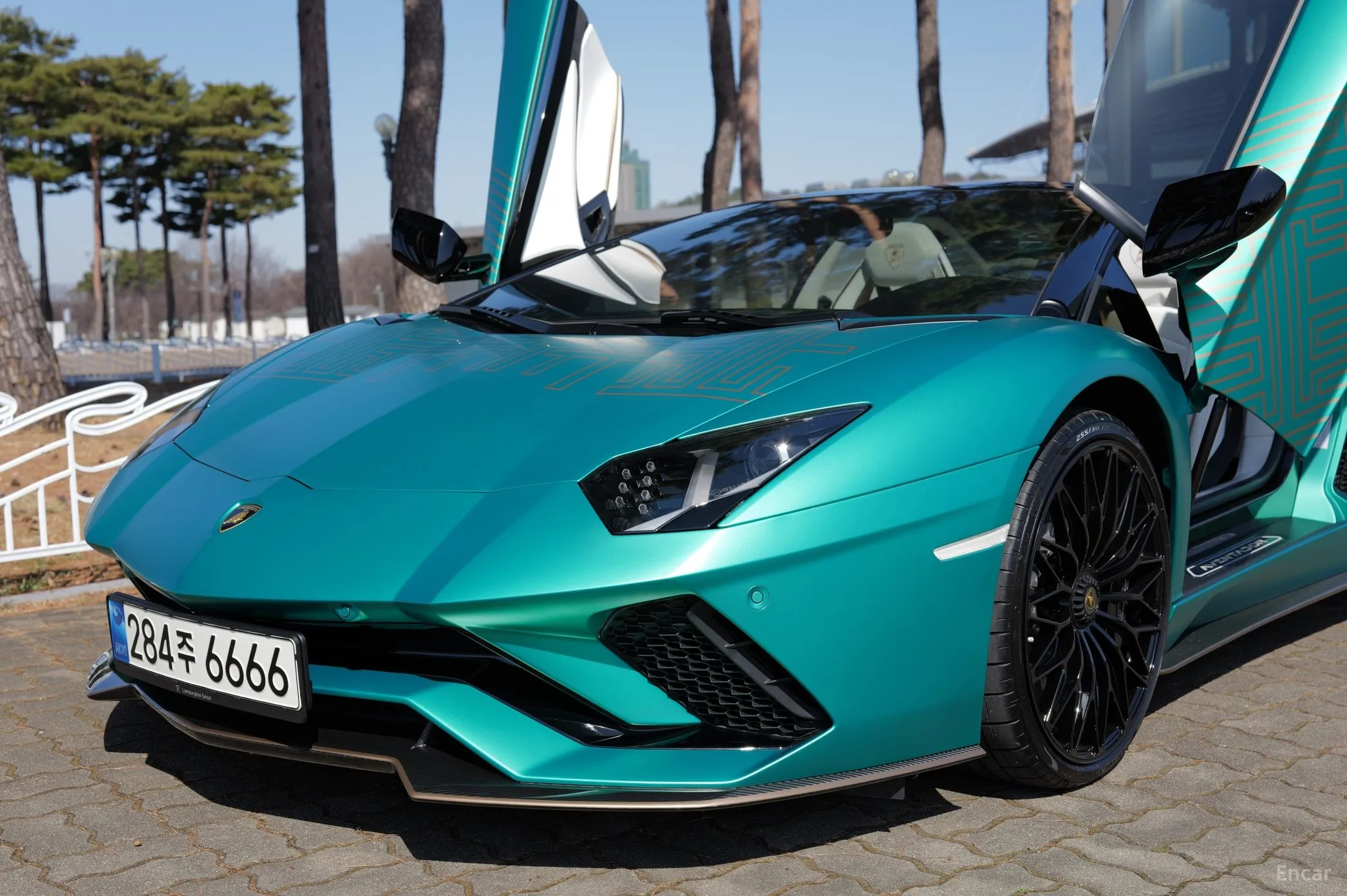 Lamborghini Aventador превью 3