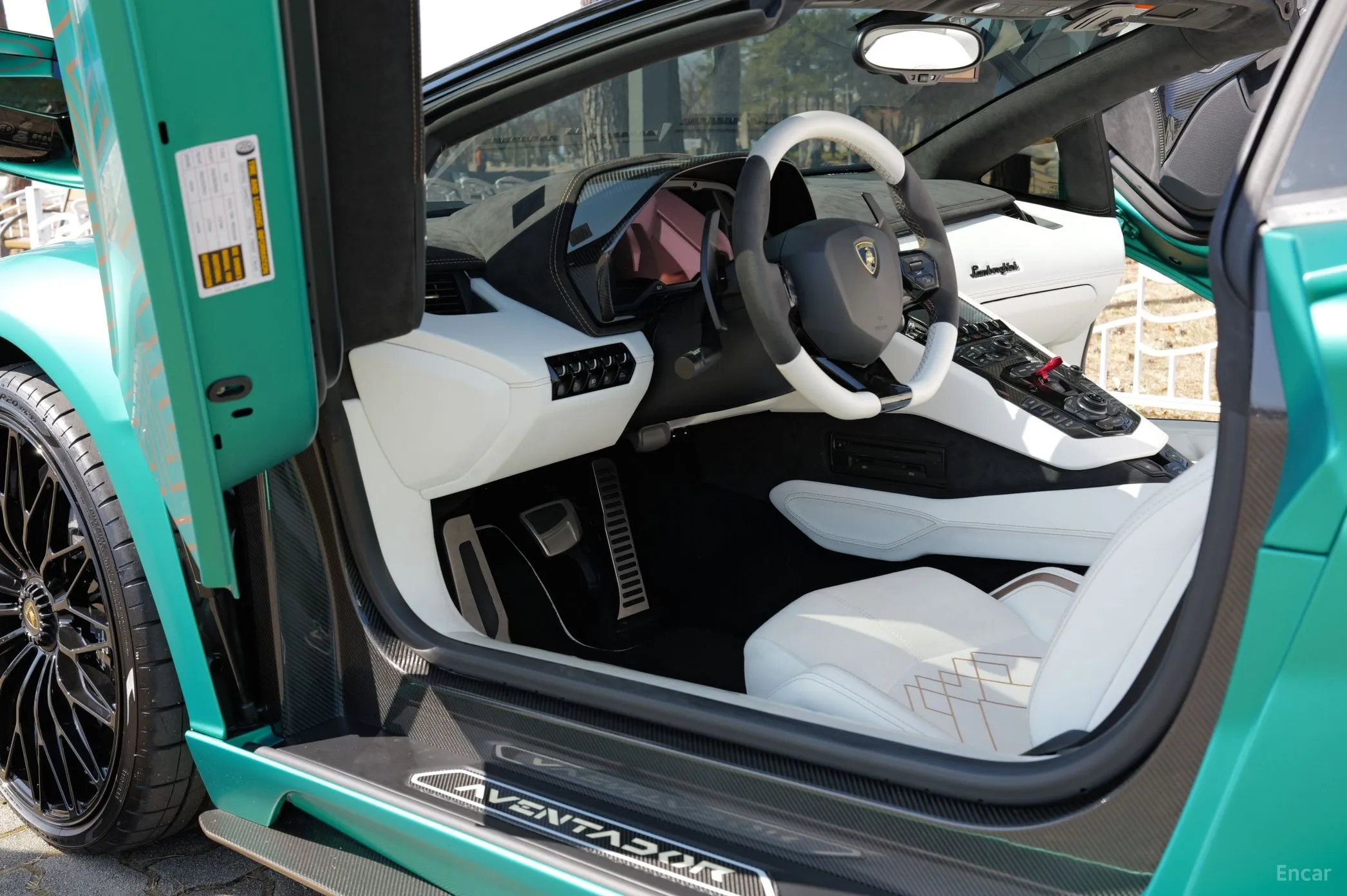 Lamborghini Aventador превью 7