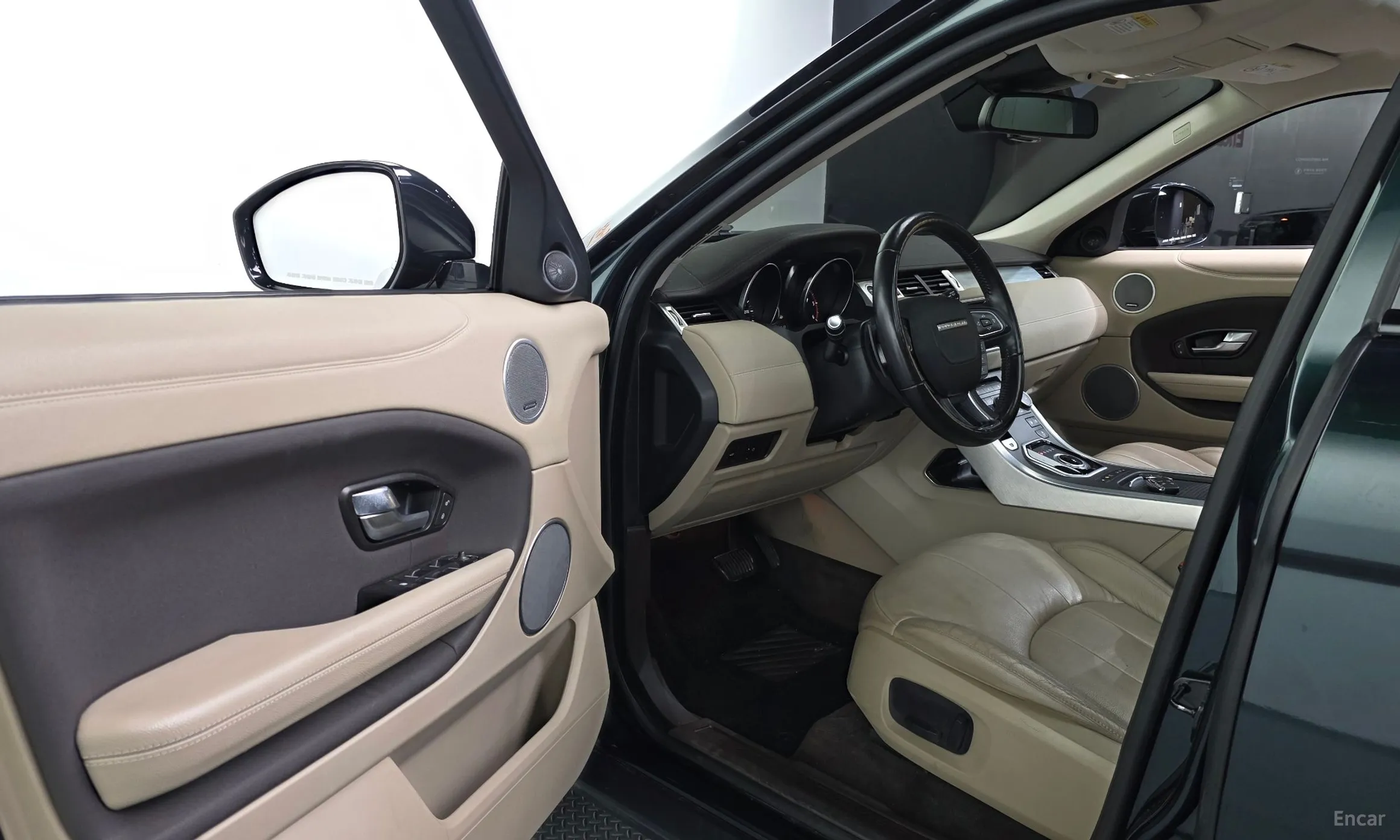 Land Rover Range Rover Evoque превью 10
