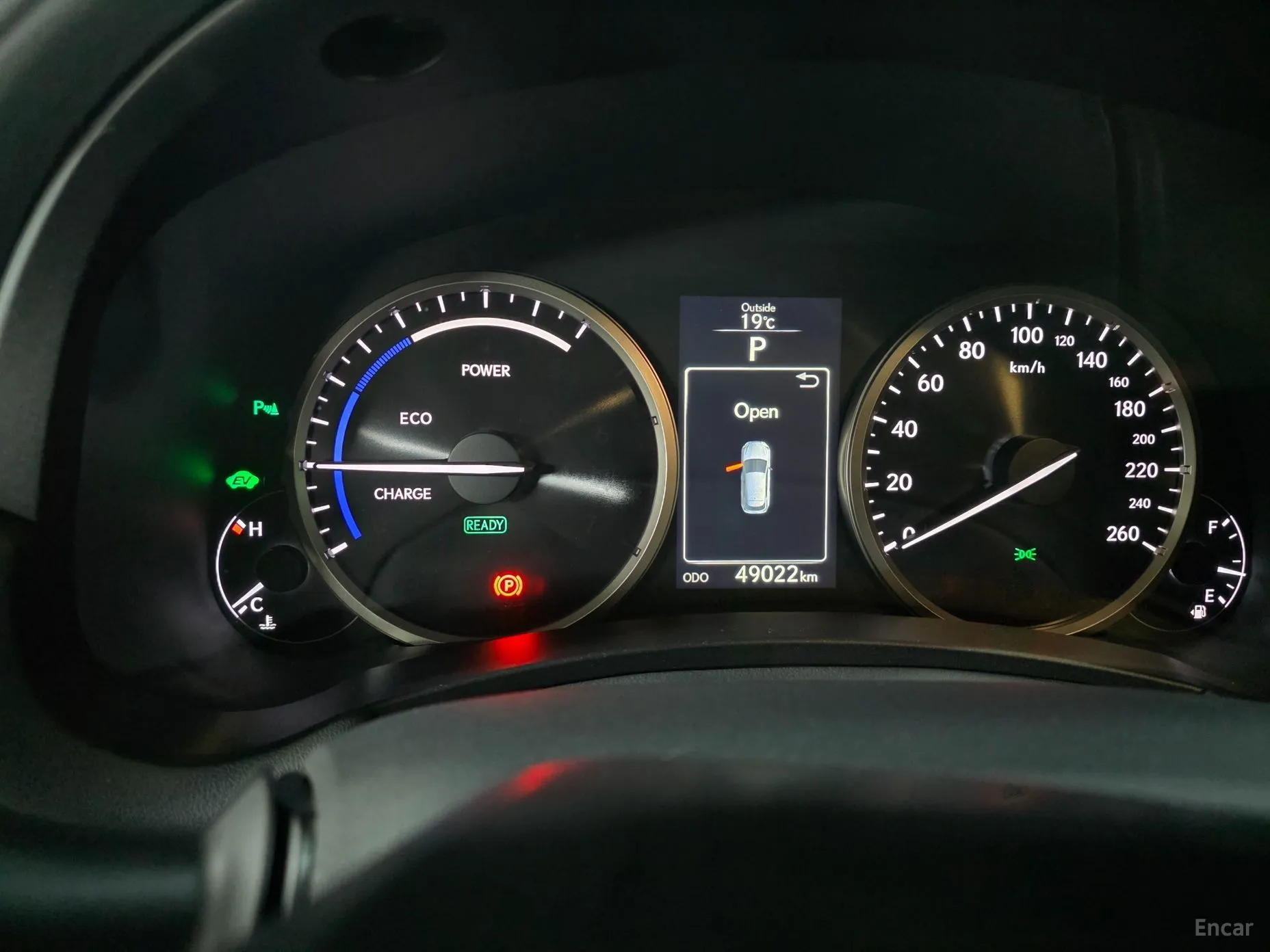 Lexus NX300h превью 8