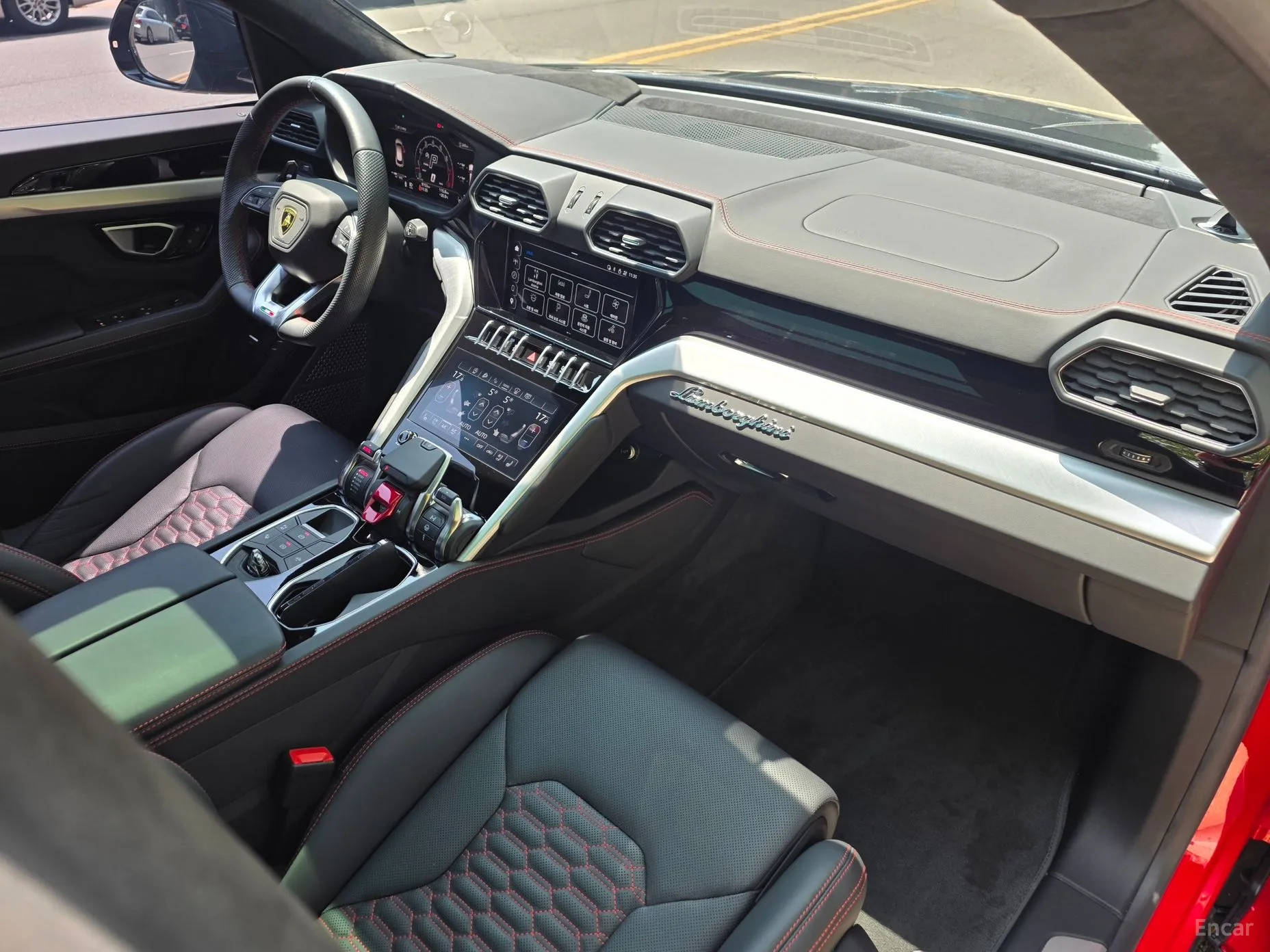 Lamborghini Urus превью 14