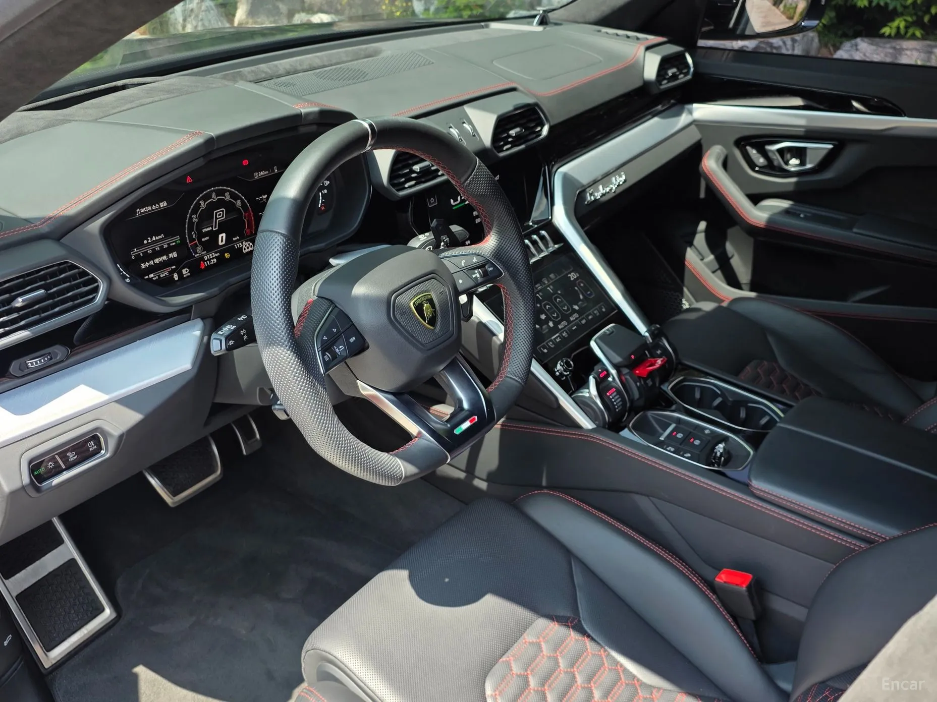 Lamborghini Urus превью 7
