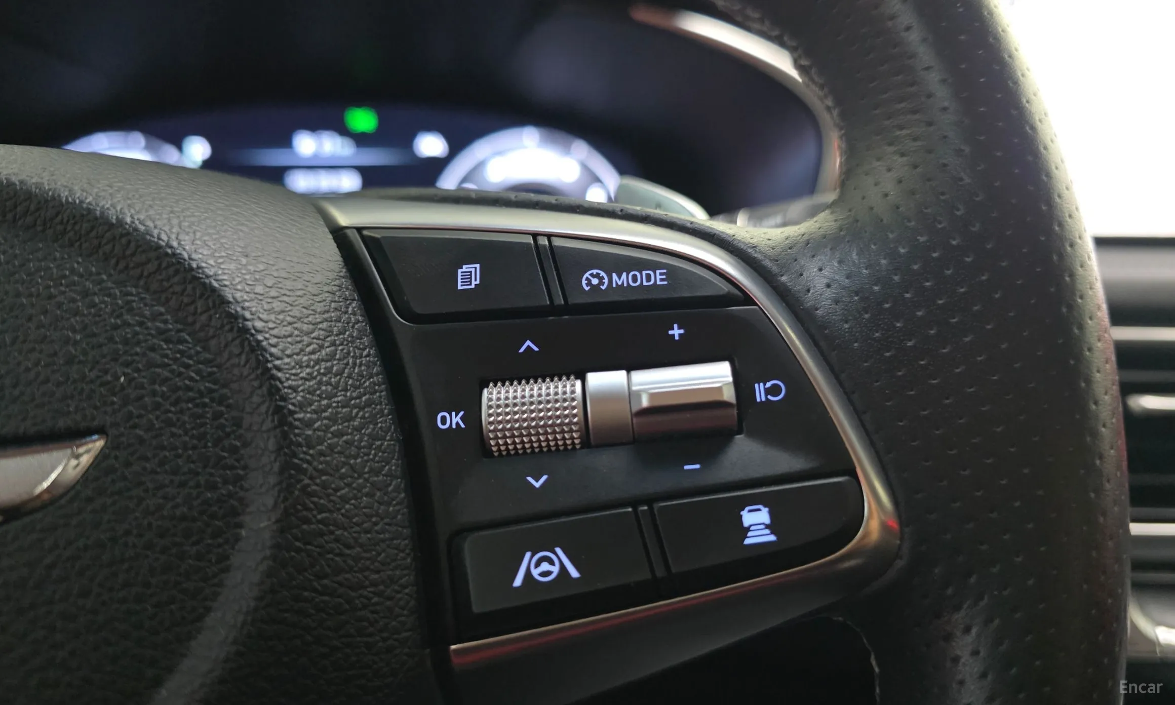 Genesis G70 превью 17