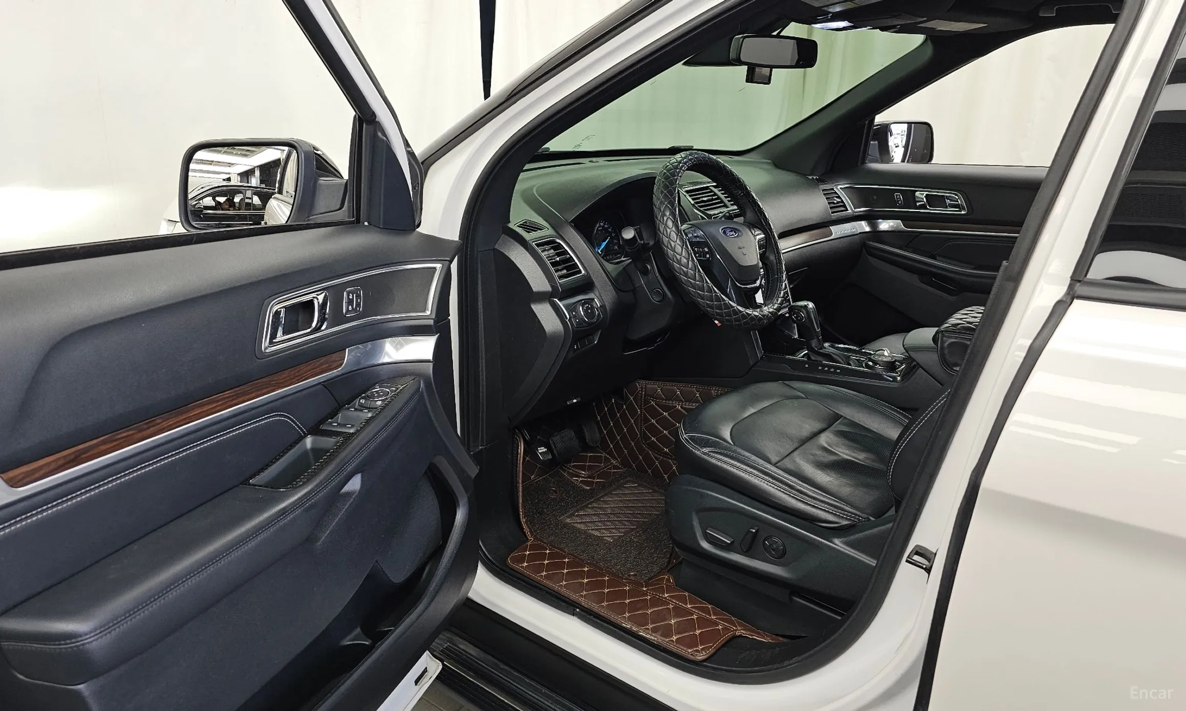 Ford Explorer превью 10