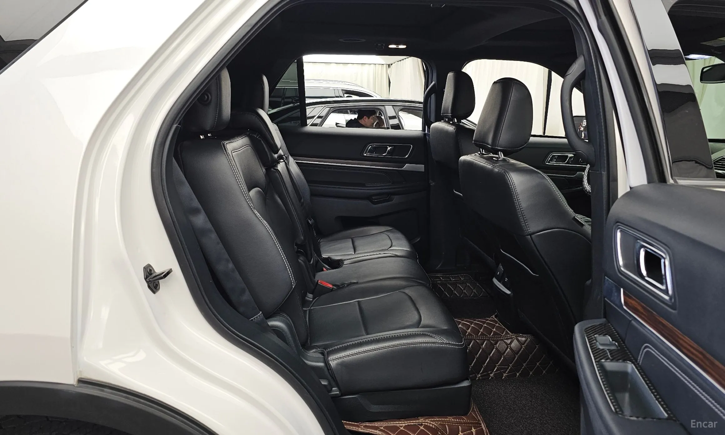 Ford Explorer превью 12