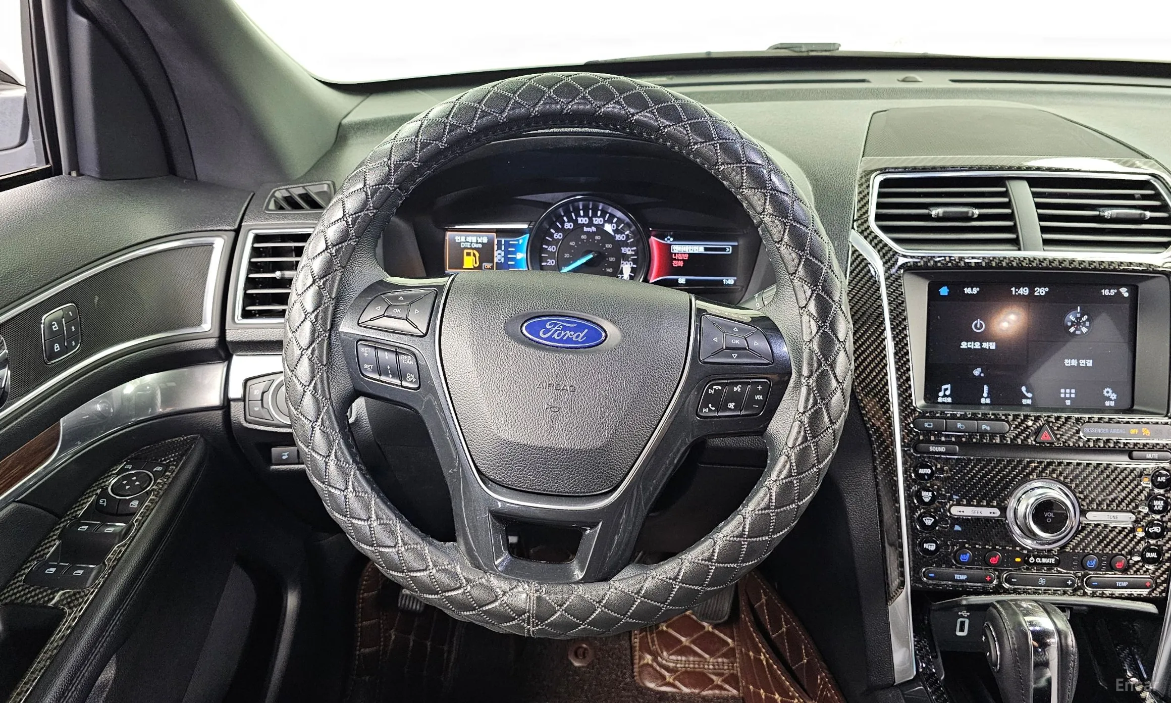 Ford Explorer превью 13