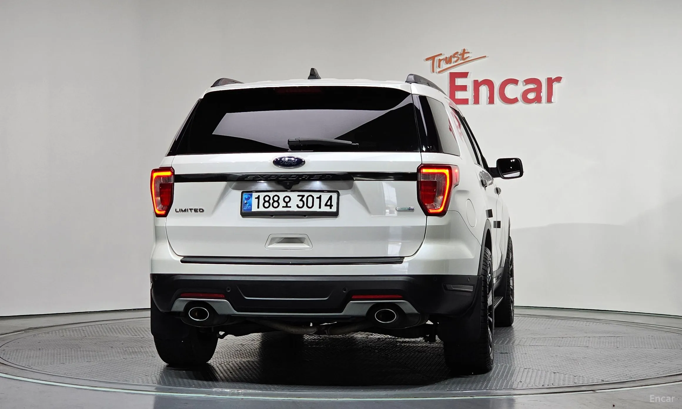 Ford Explorer превью 4