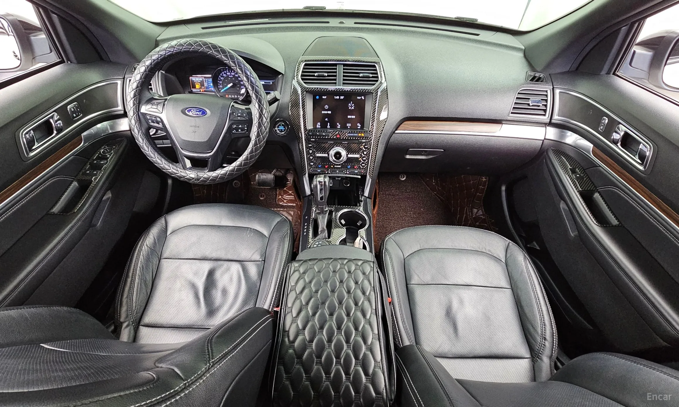 Ford Explorer превью 7