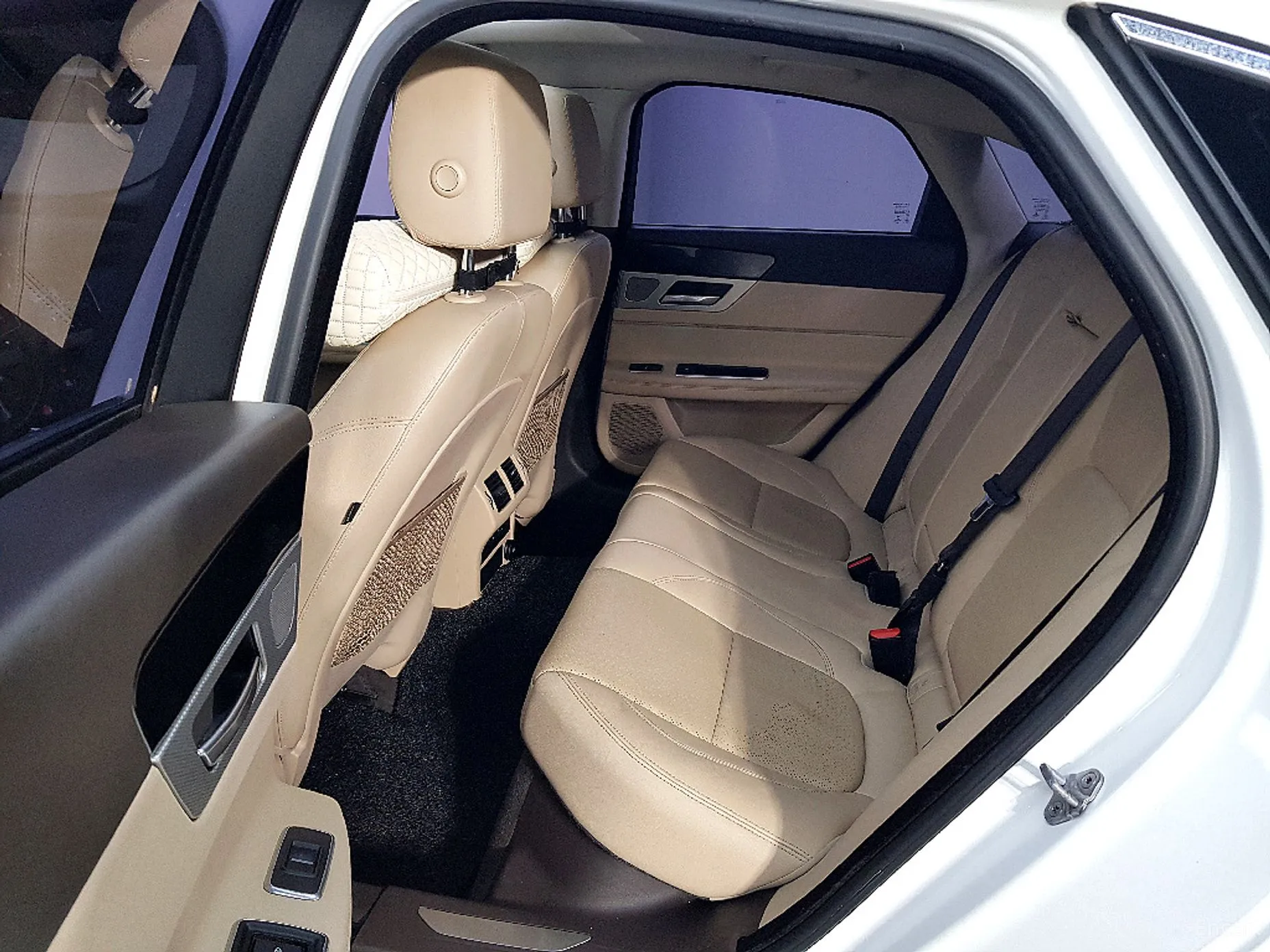 Jaguar XF (x260) превью 11
