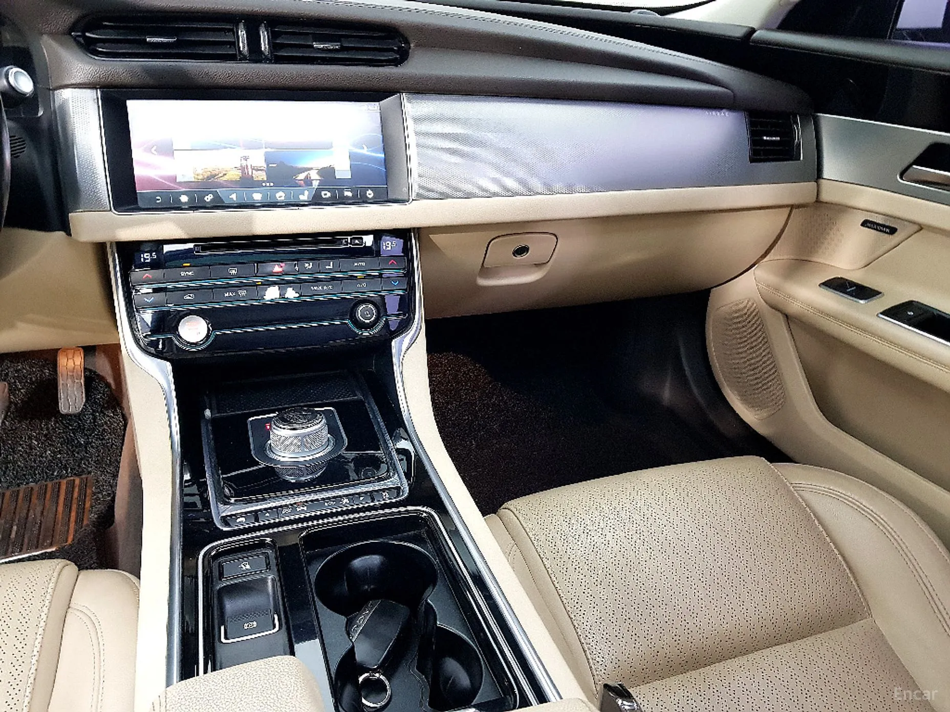 Jaguar XF (x260) превью 12