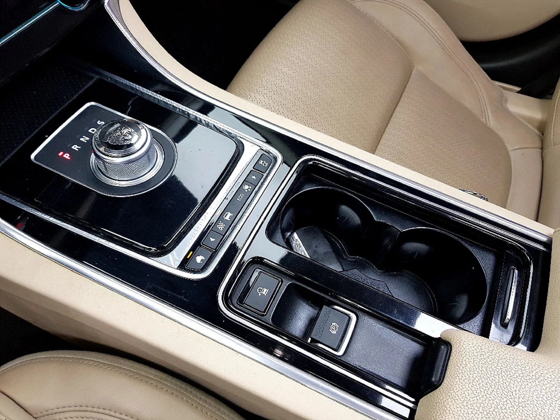Jaguar XF (x260) превью 9