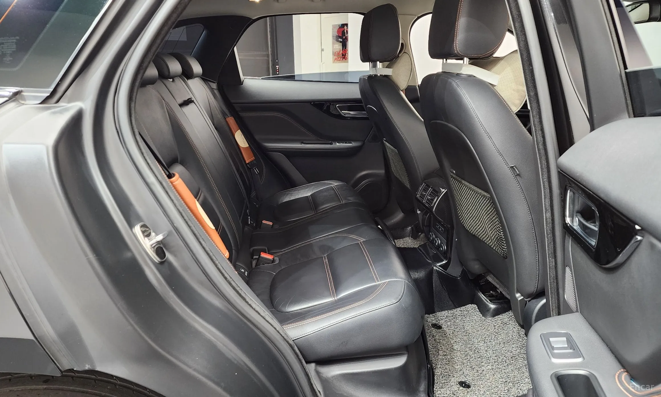 Jaguar F-PACE превью 11