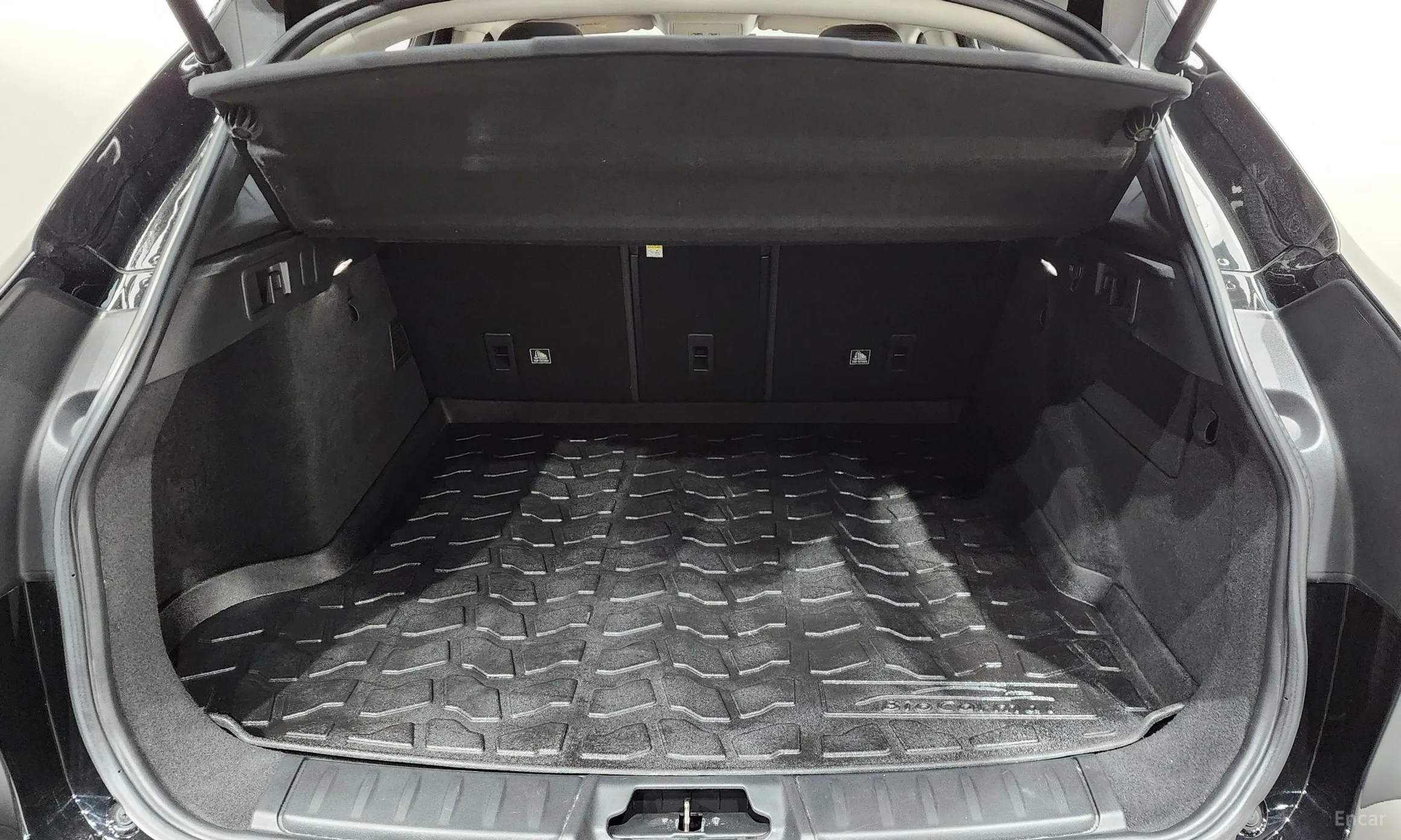Jaguar F-PACE превью 19