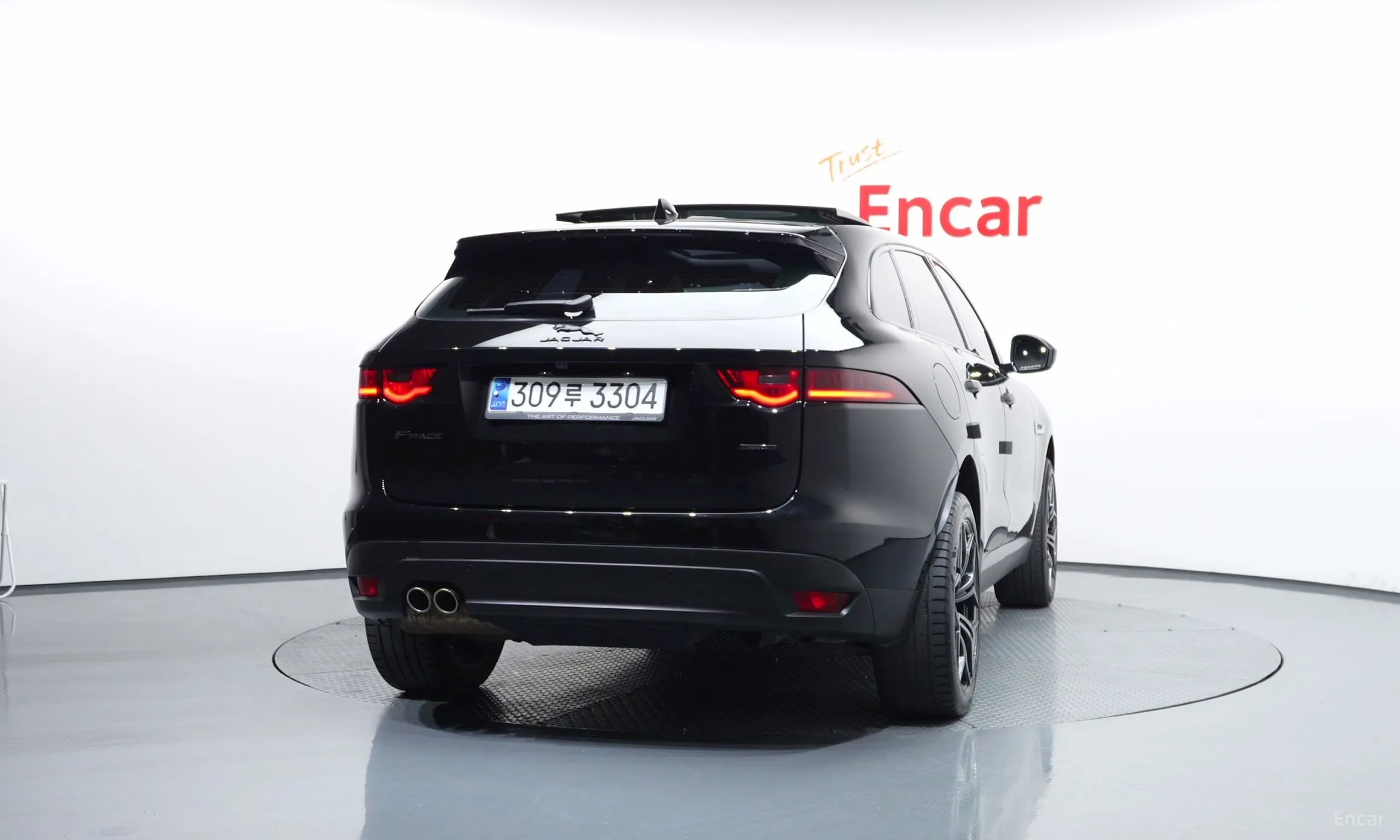 Jaguar F-PACE превью 4