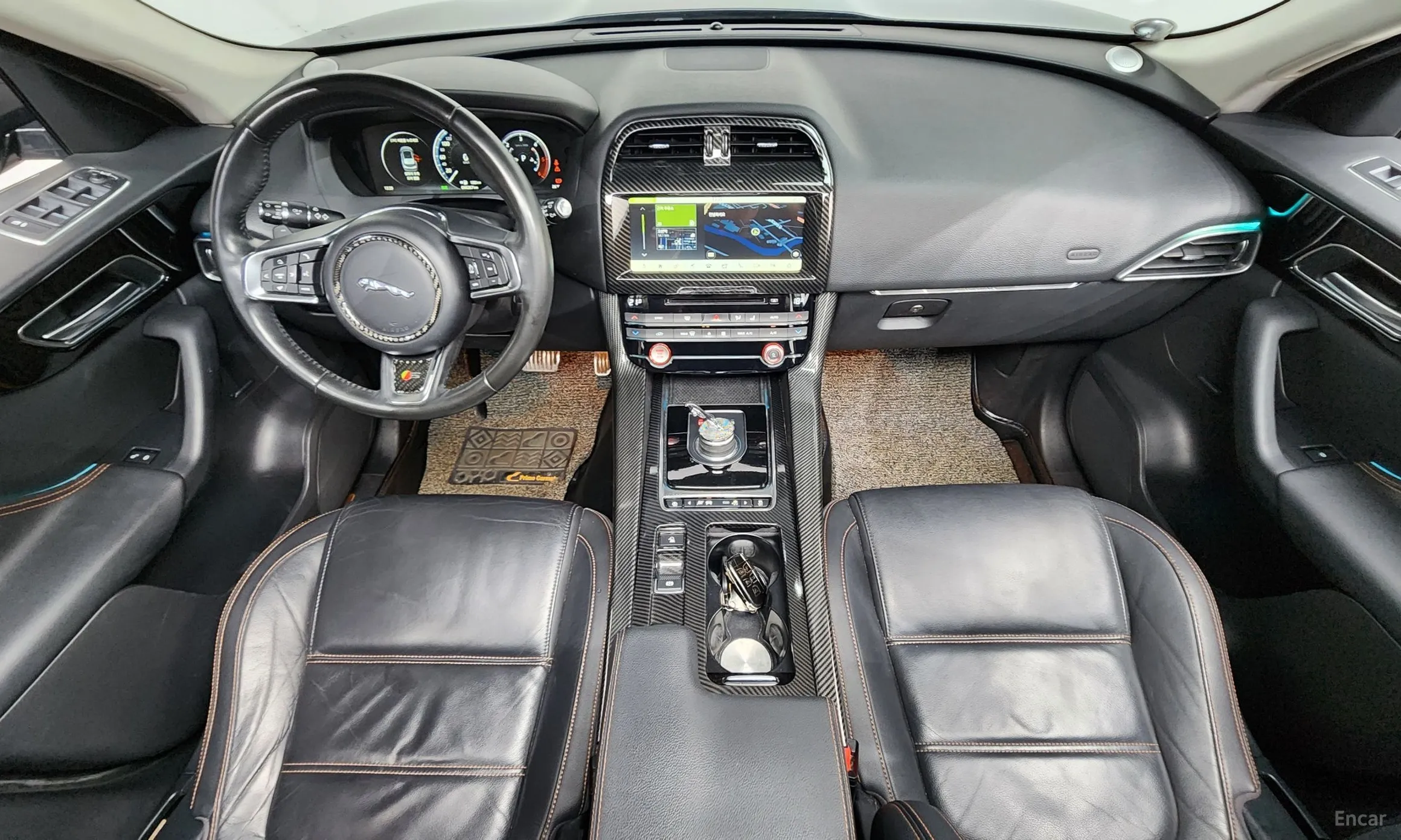 Jaguar F-PACE превью 7
