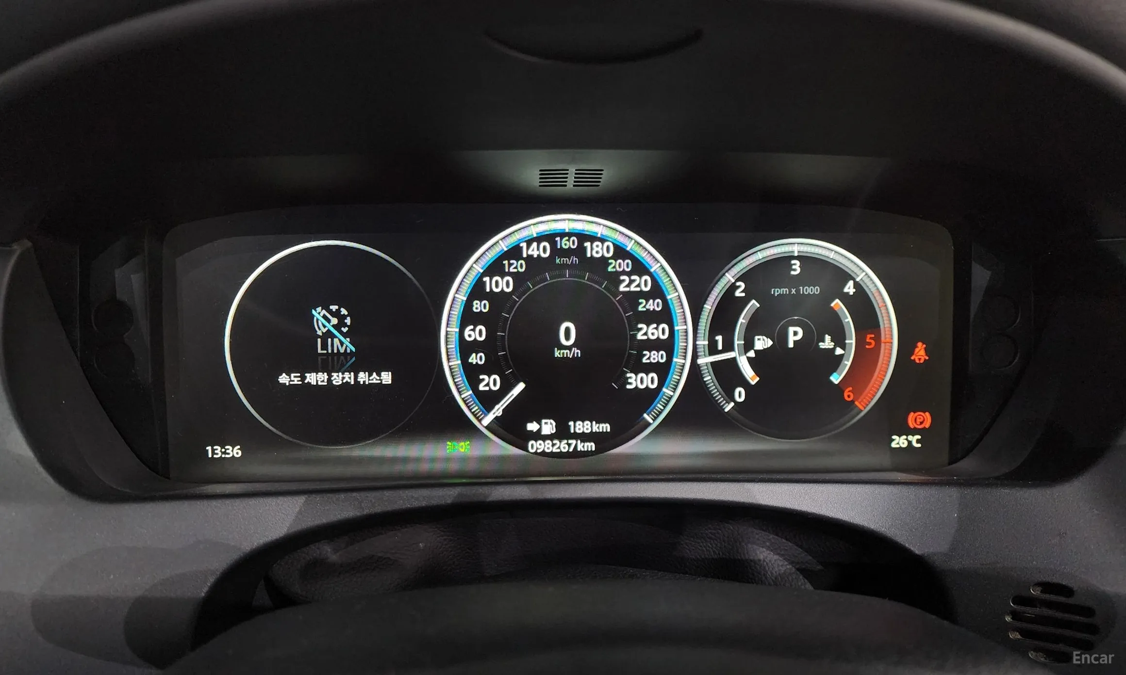 Jaguar F-PACE превью 8
