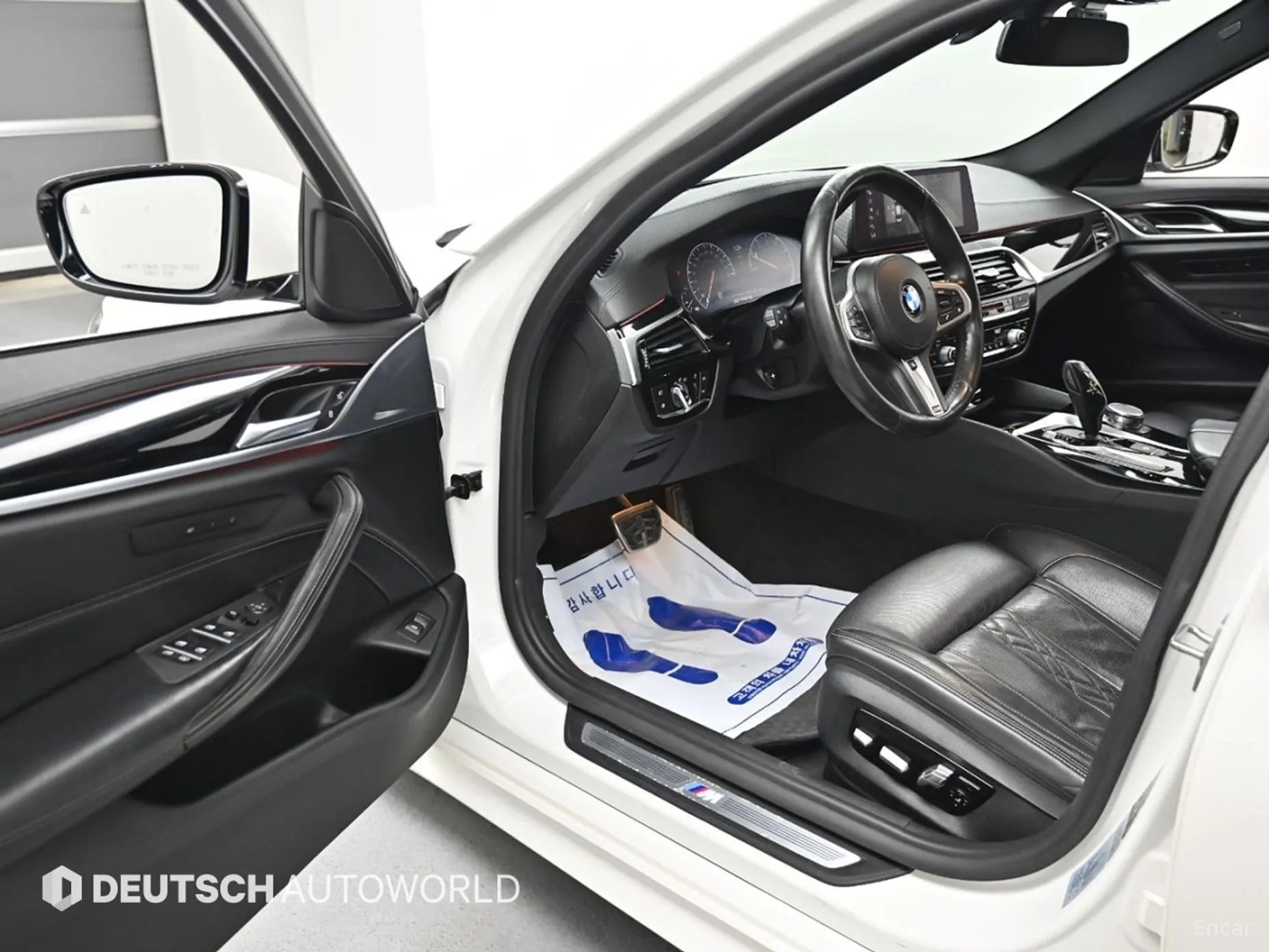 BMW 5 Series (G30) превью 11