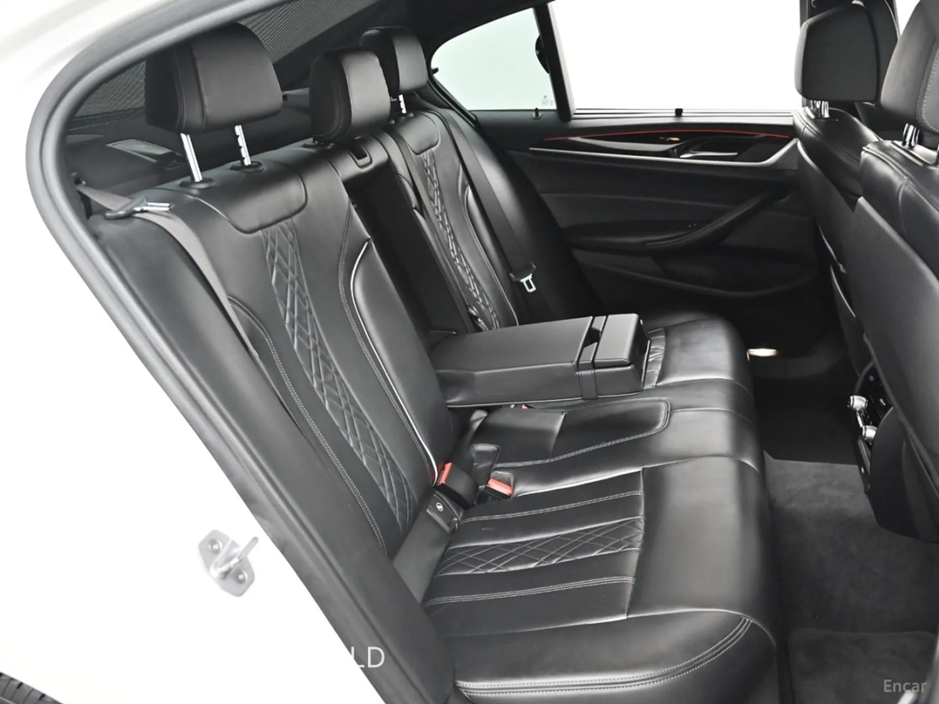 BMW 5 Series (G30) превью 12