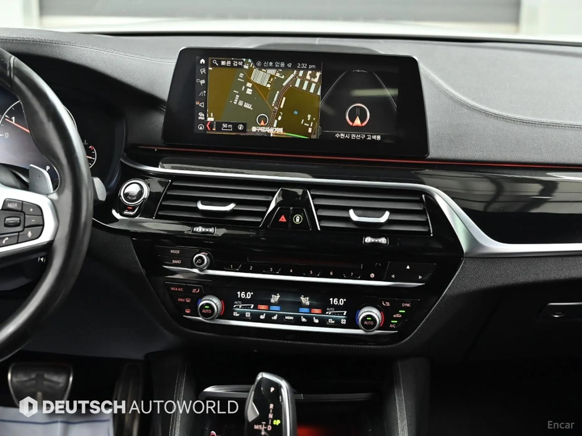 BMW 5 Series (G30) превью 14