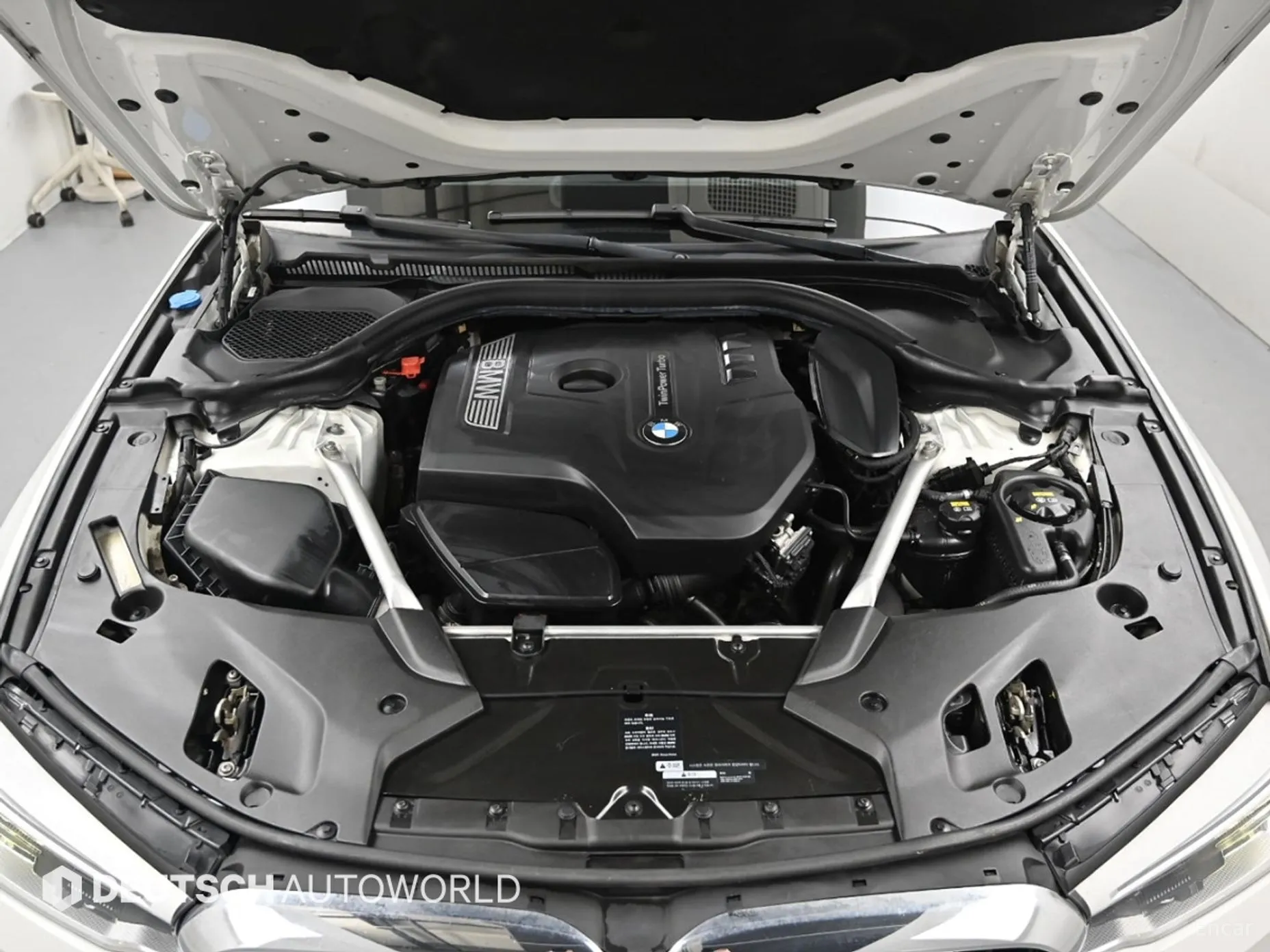 BMW 5 Series (G30) превью 6