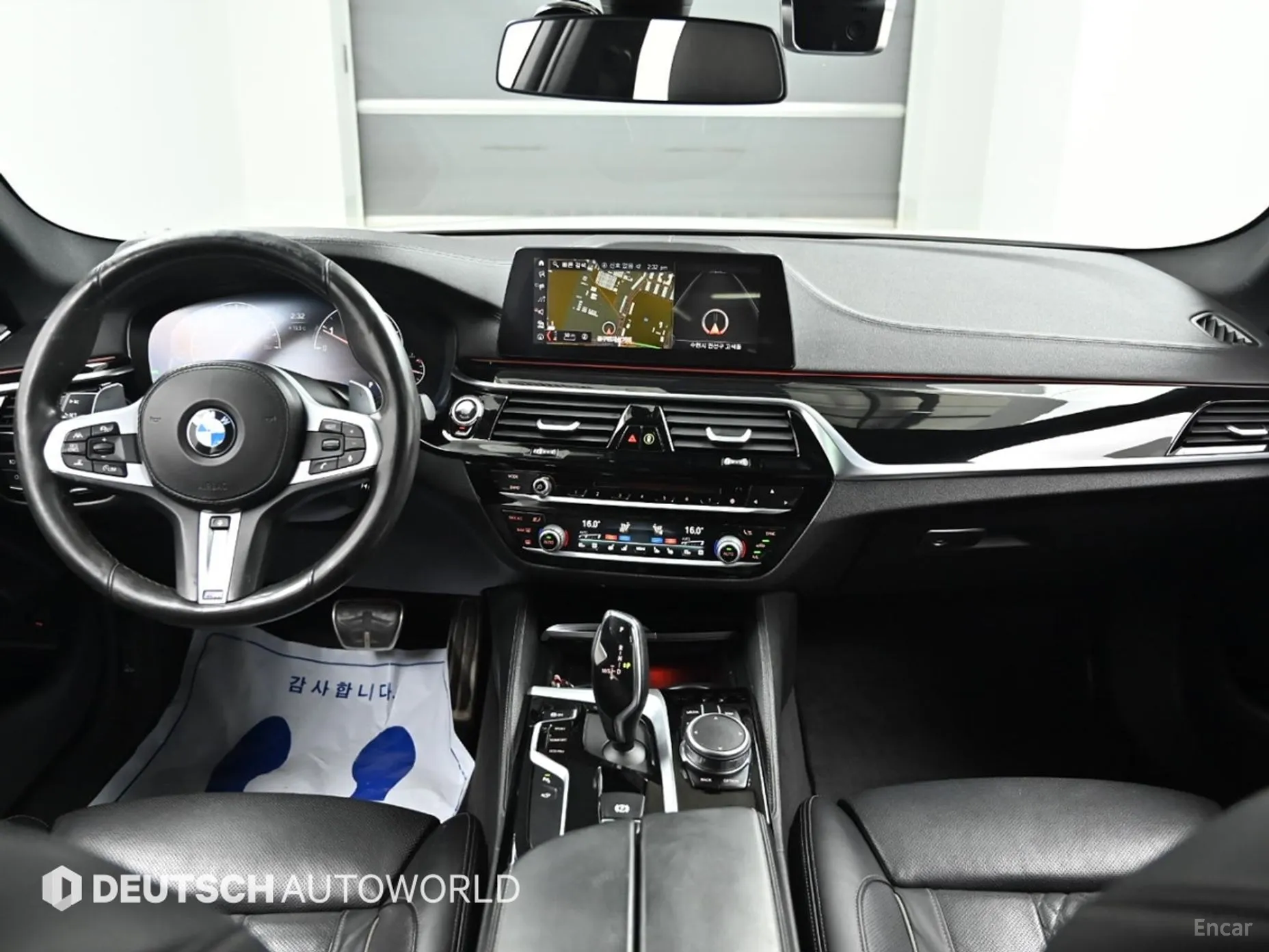 BMW 5 Series (G30) превью 7