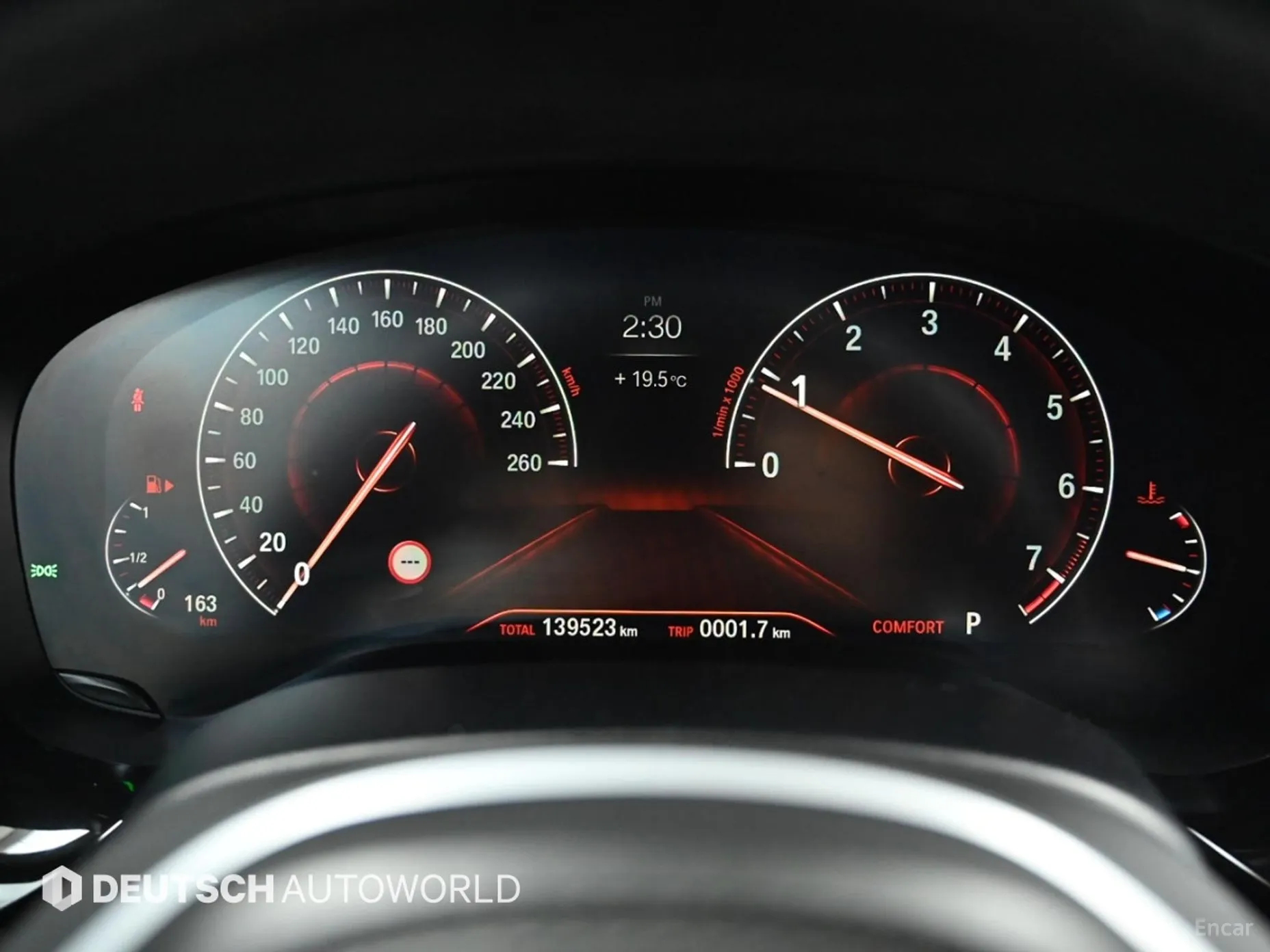 BMW 5 Series (G30) превью 8