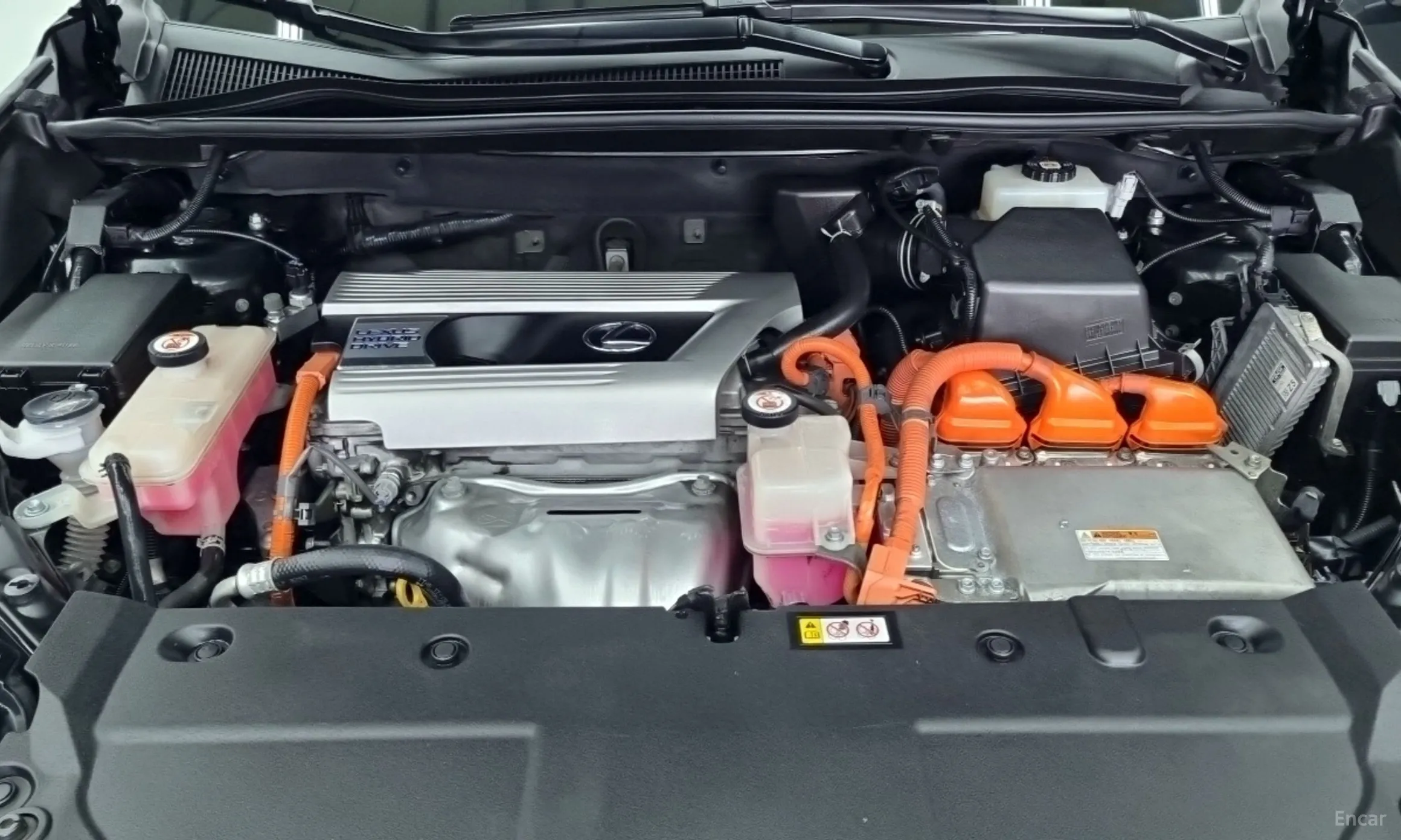 Lexus NX300h превью 6