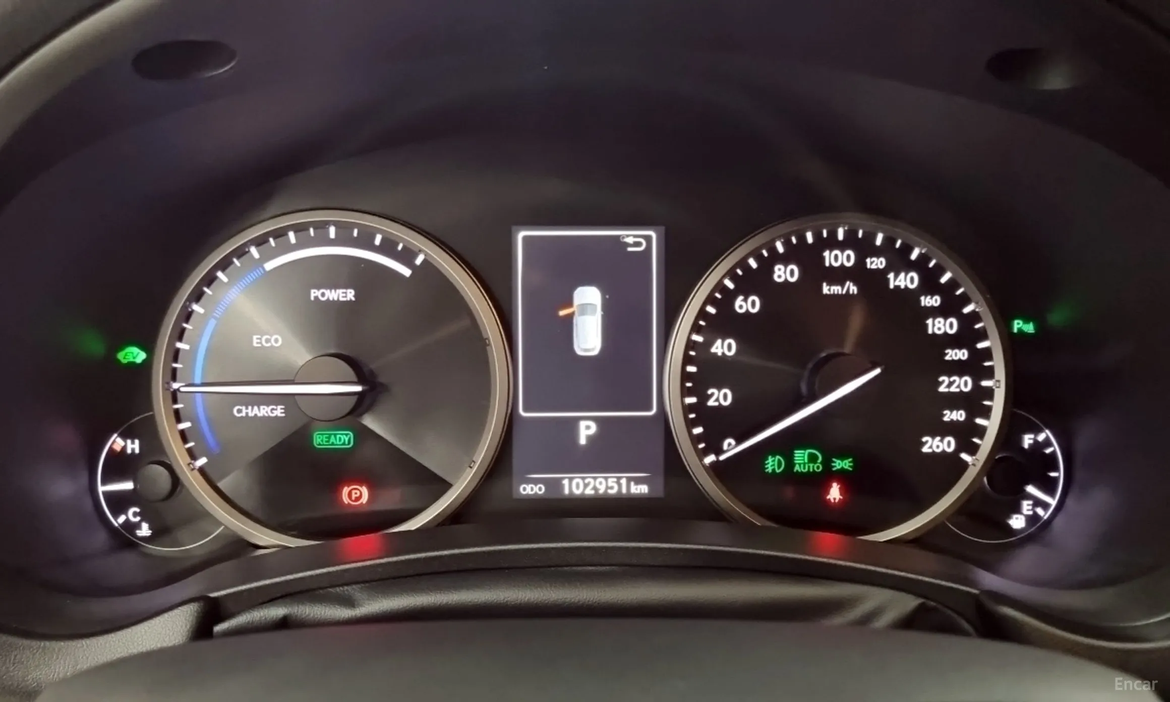 Lexus NX300h превью 8