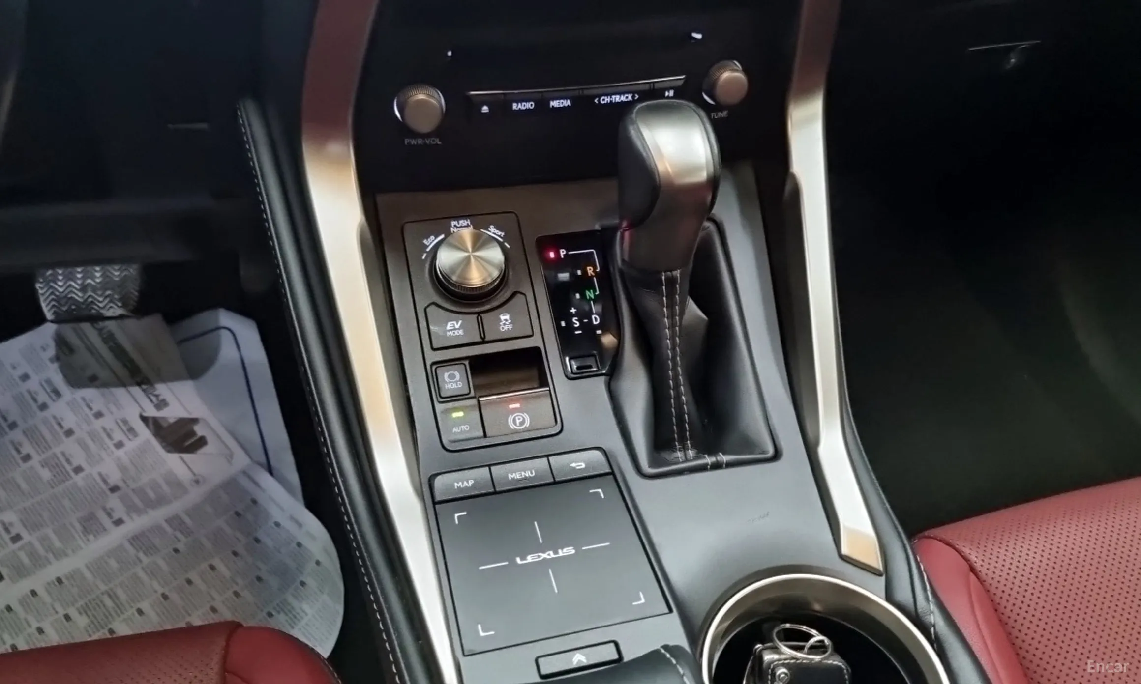 Lexus NX300h превью 9