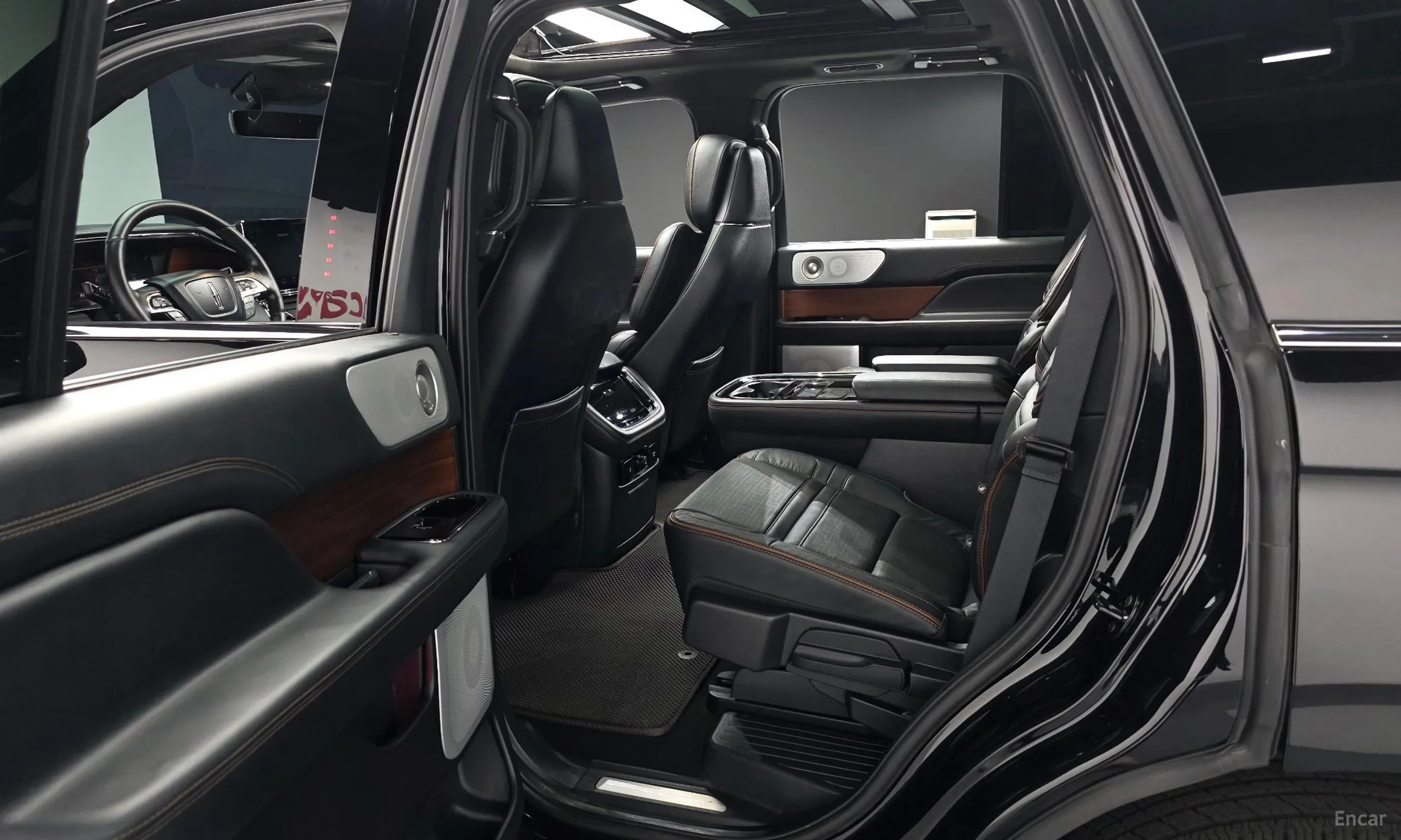 Lincoln Navigator 4th generation превью 12
