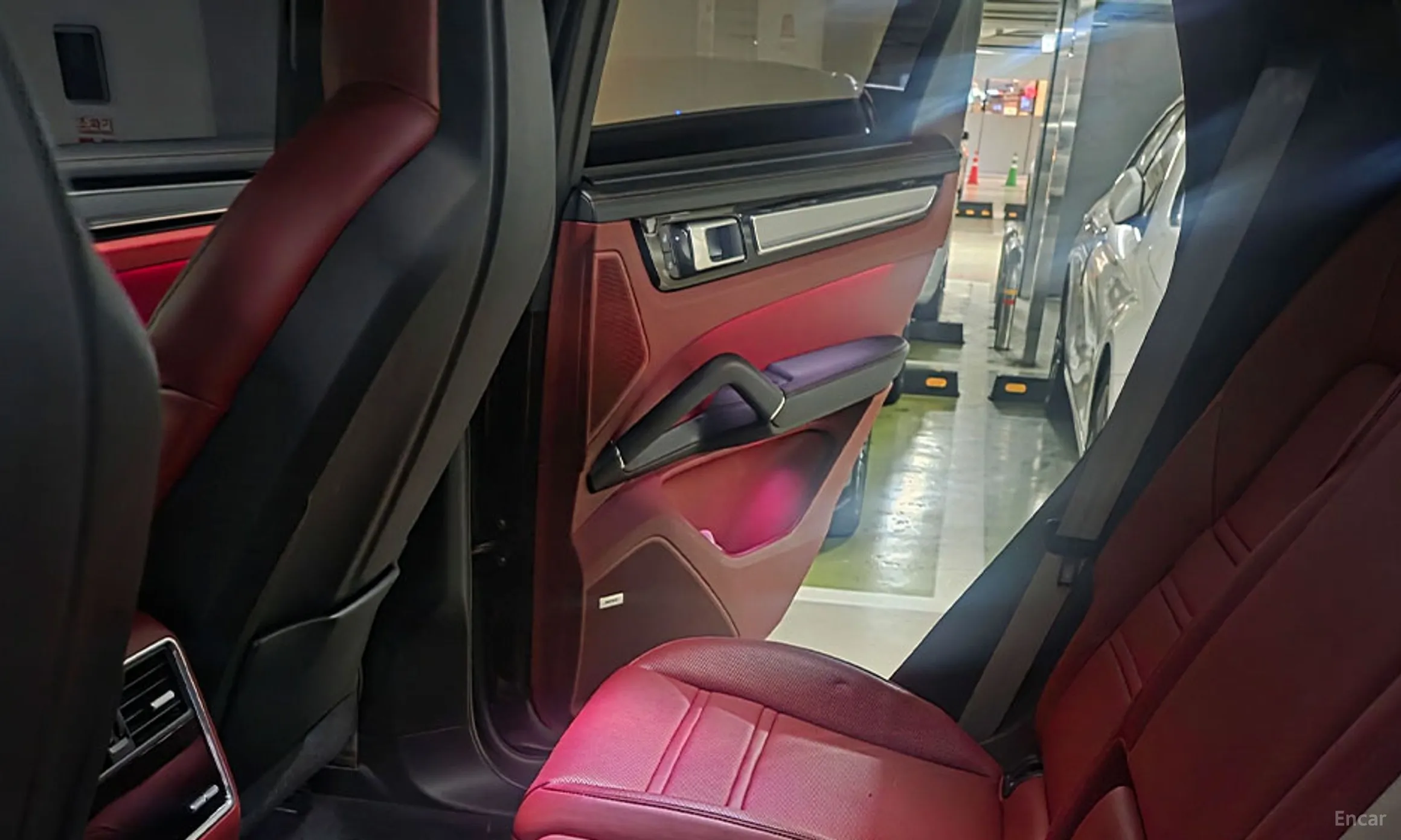 Porsche Cayenne (PO536) превью 12