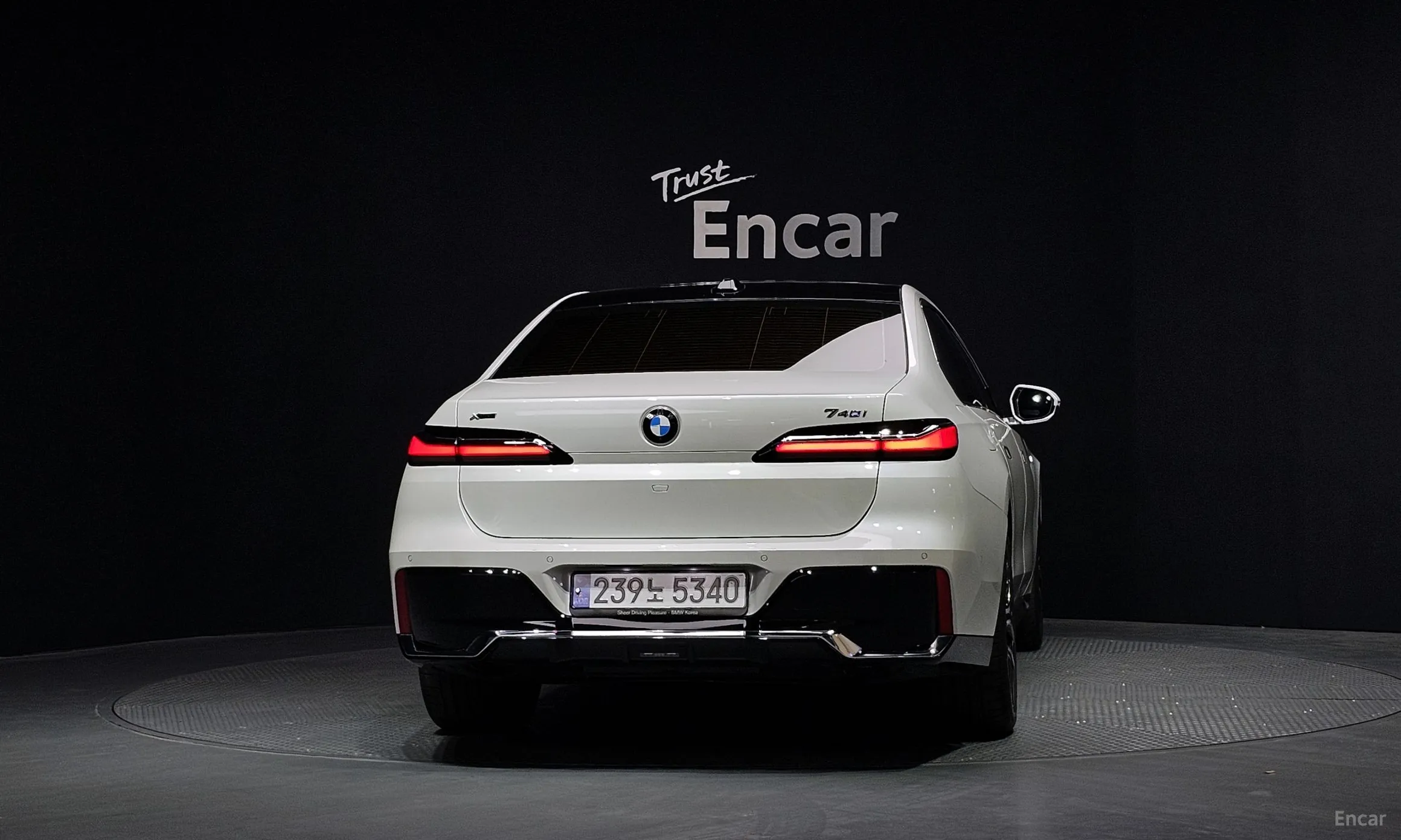 BMW 7 Series (G70) превью 4