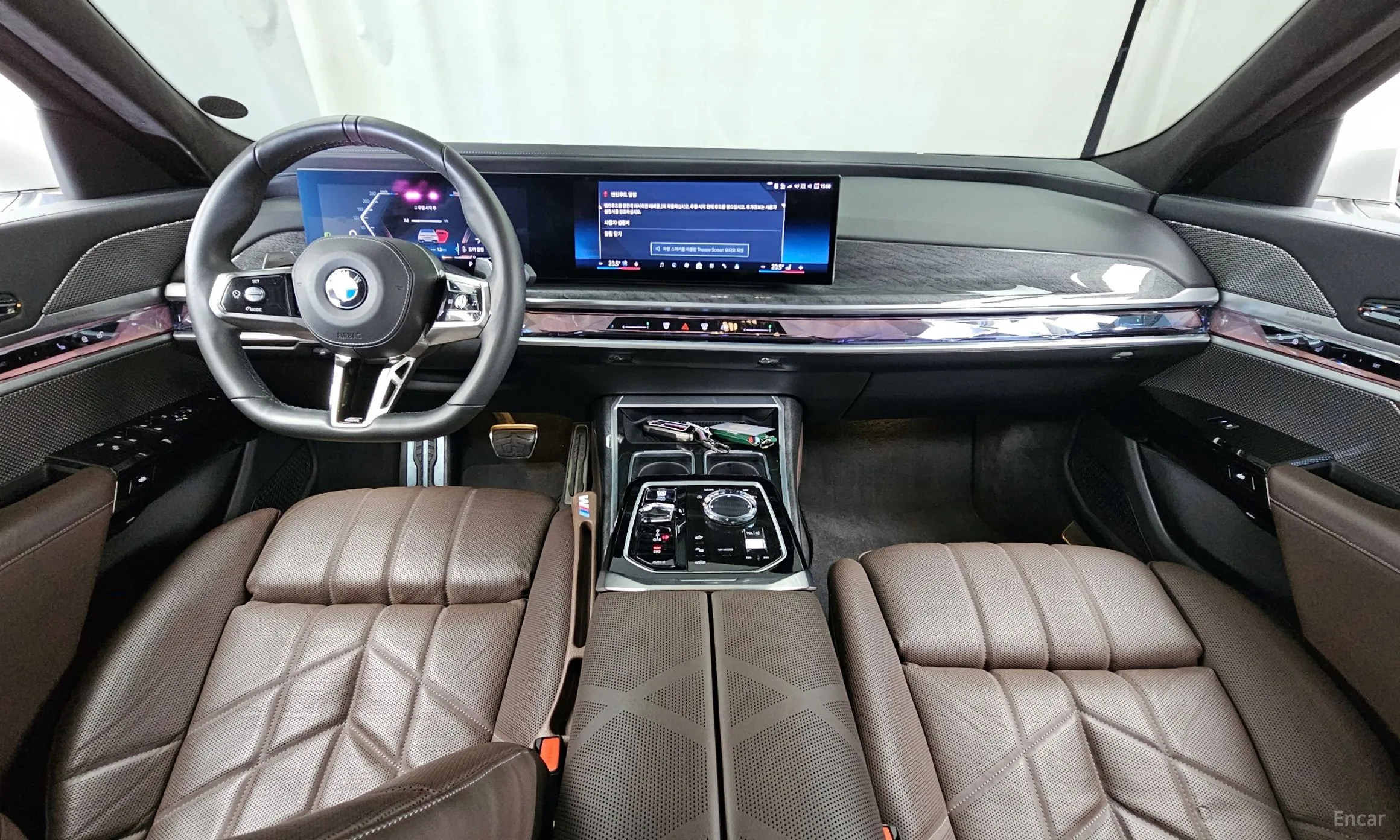 BMW 7 Series (G70) превью 7