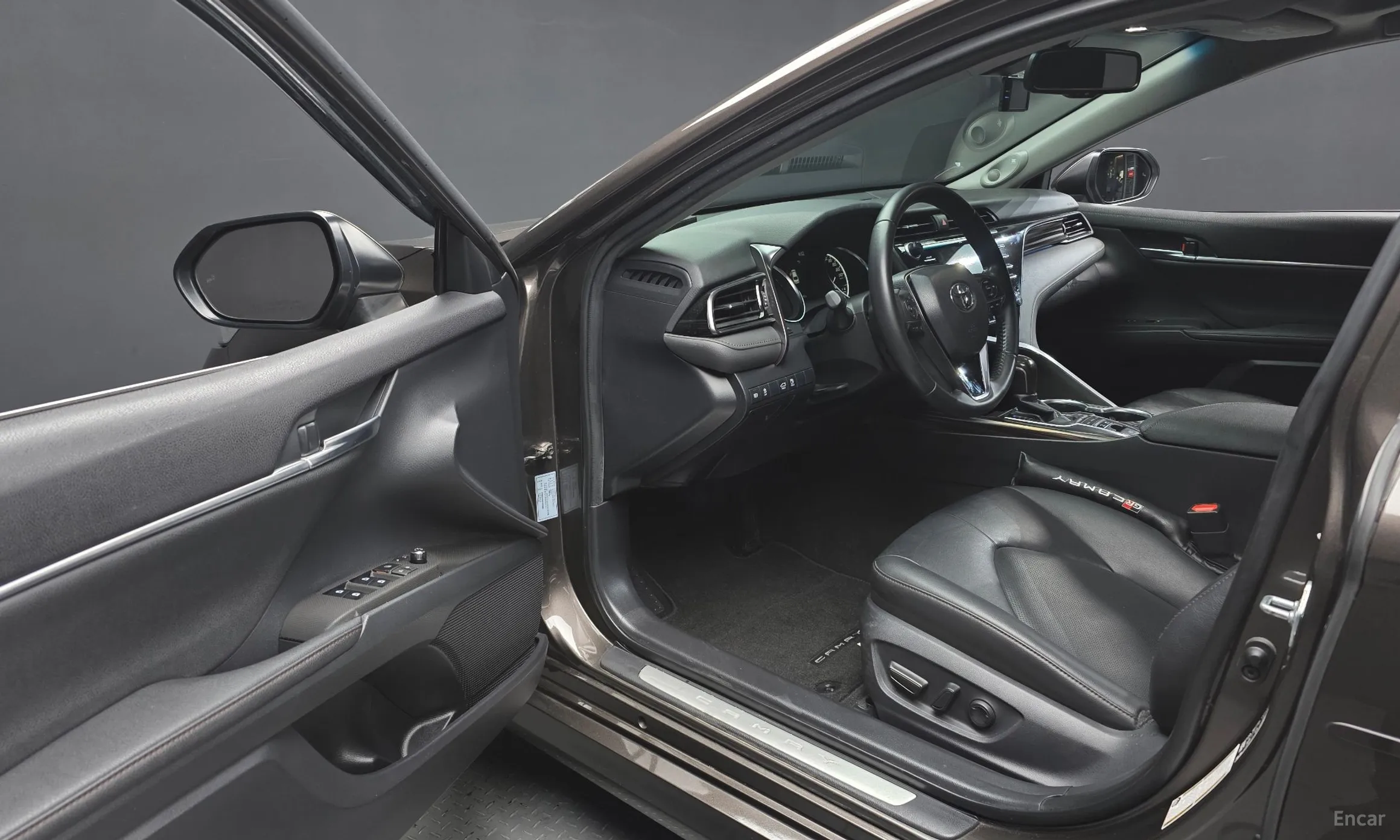 Toyota Camry (XV70) превью 10