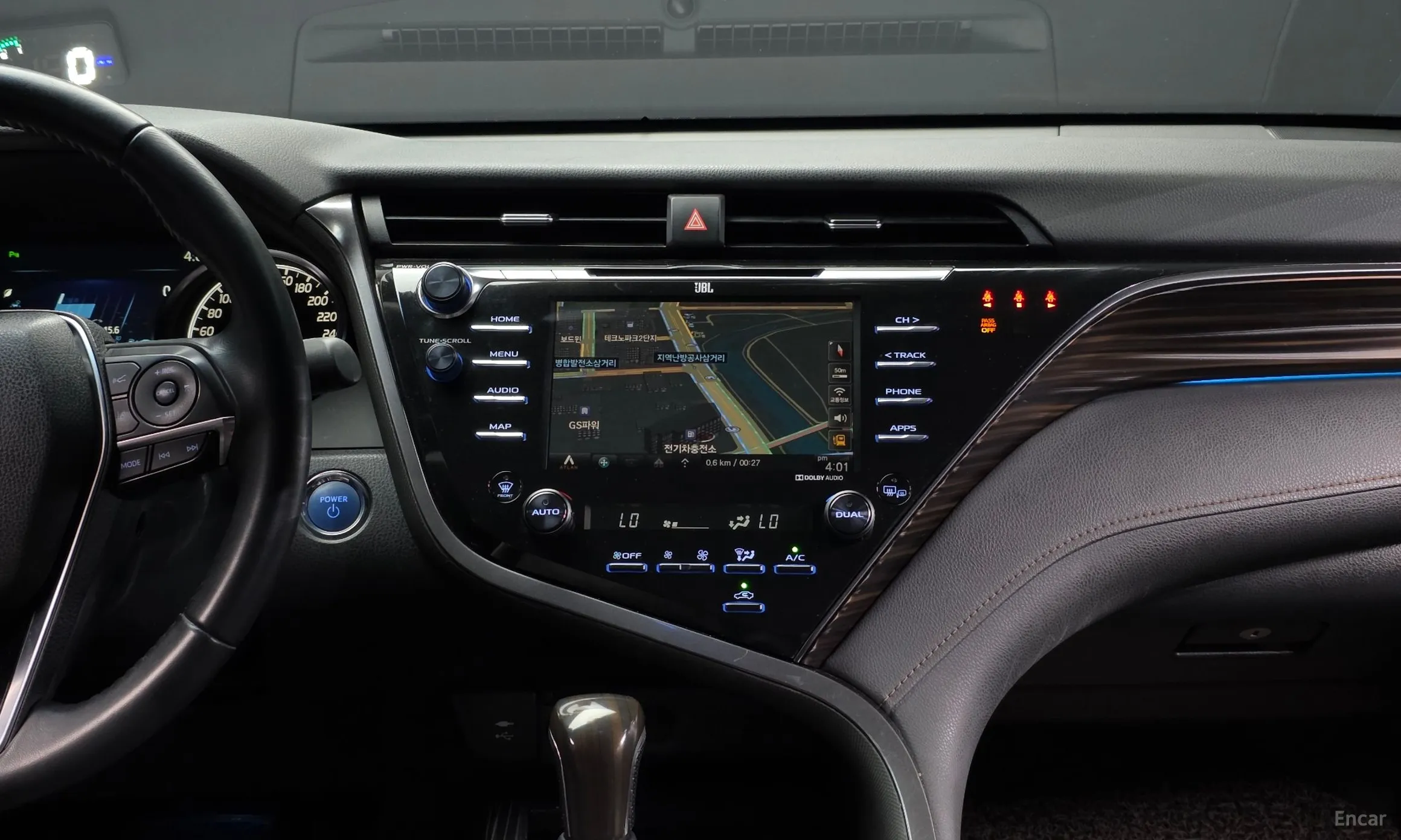 Toyota Camry (XV70) превью 12