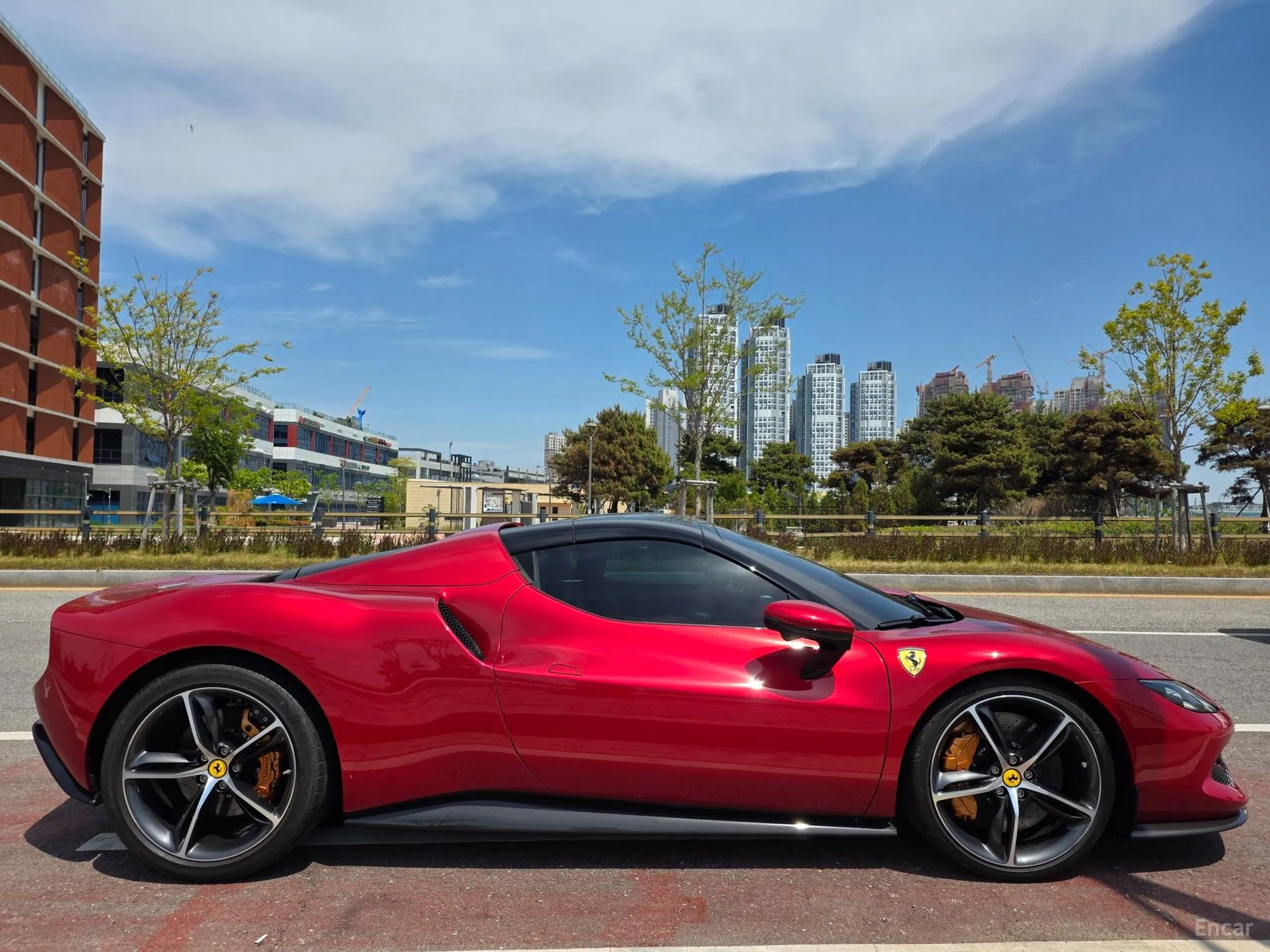 Ferrari 296 GTS превью 9