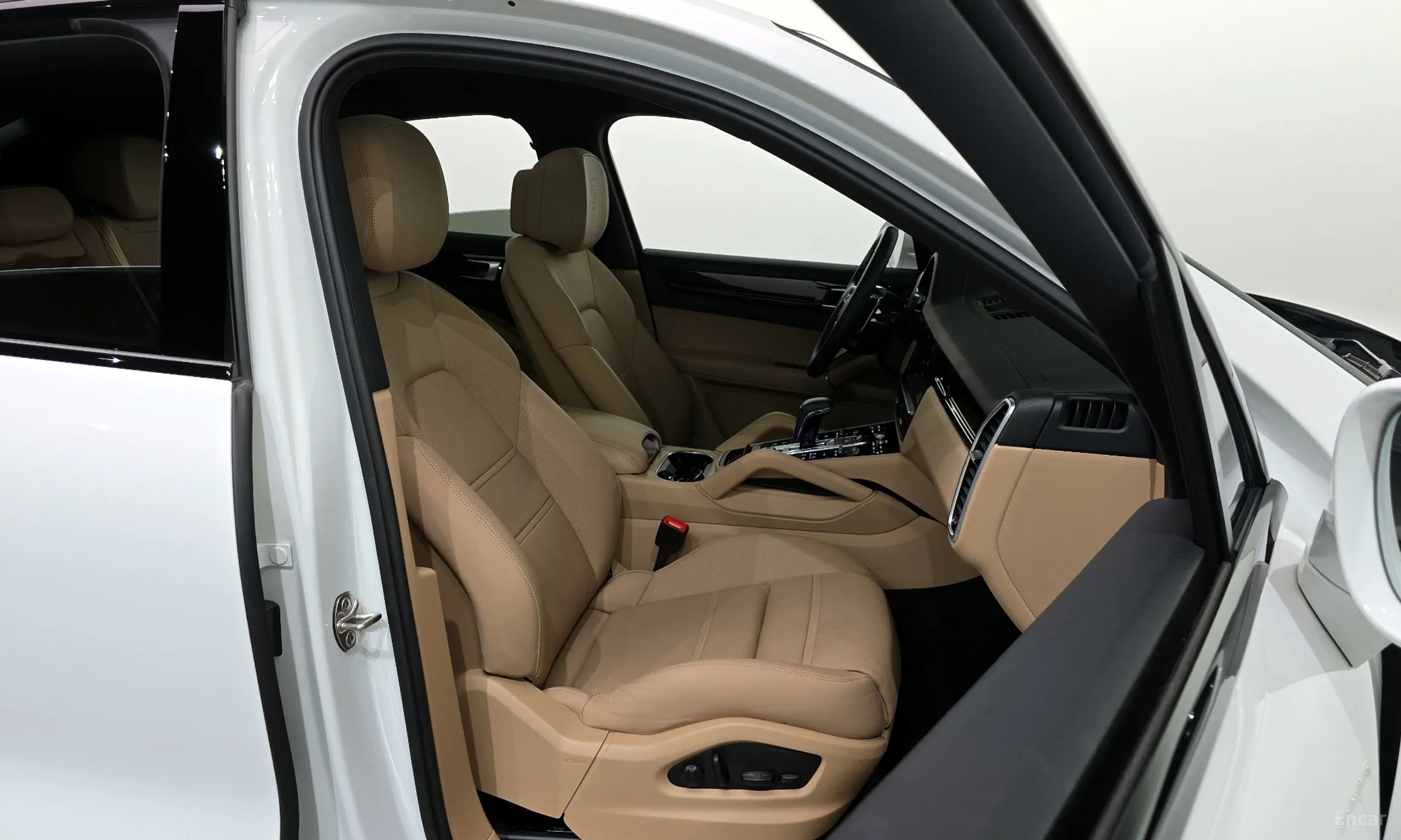 Porsche Cayenne (PO536) превью 12
