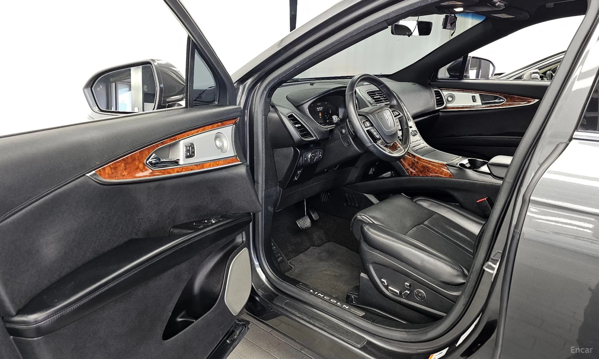 Lincoln Nautilus Gen 1 превью 10