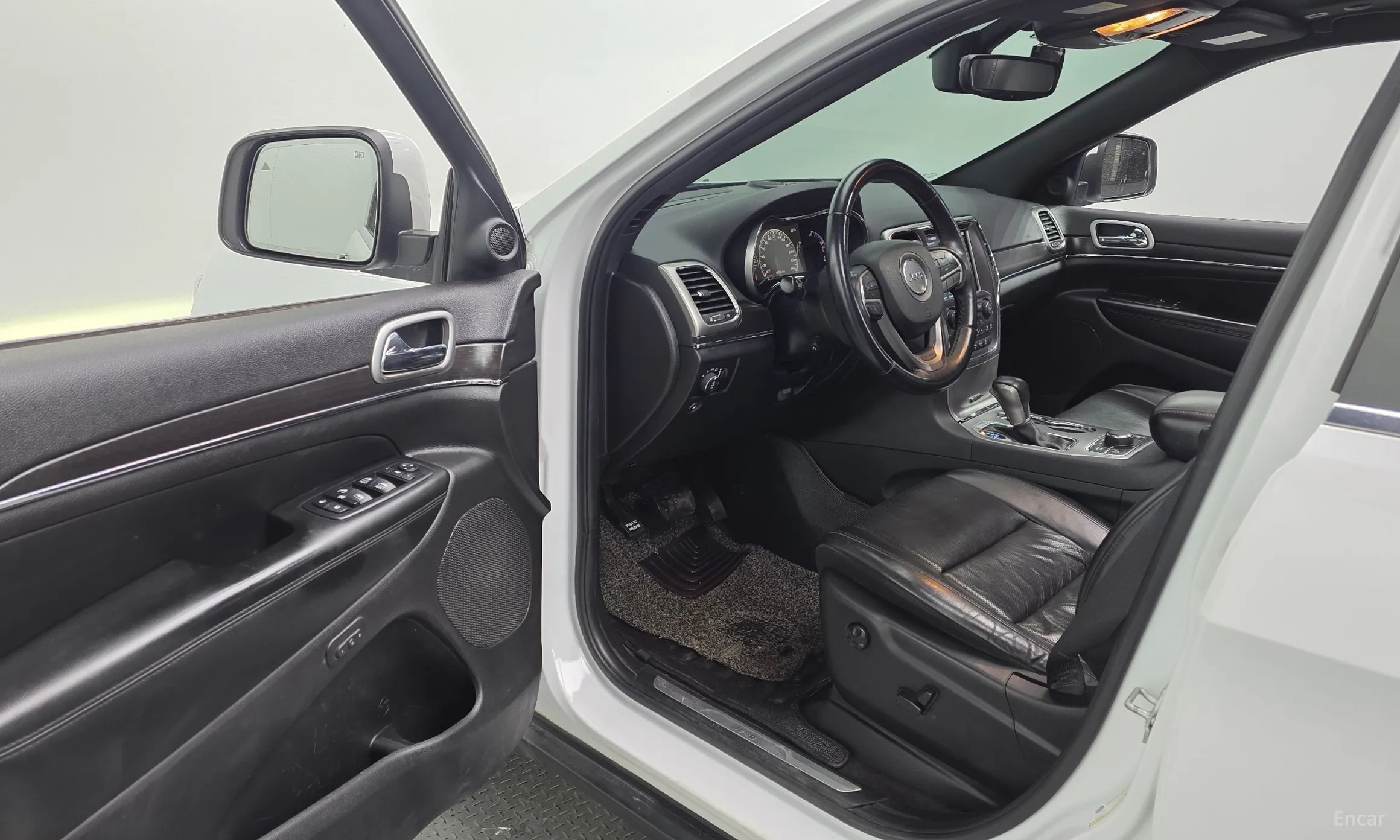 Jeep Grand Cherokee превью 10