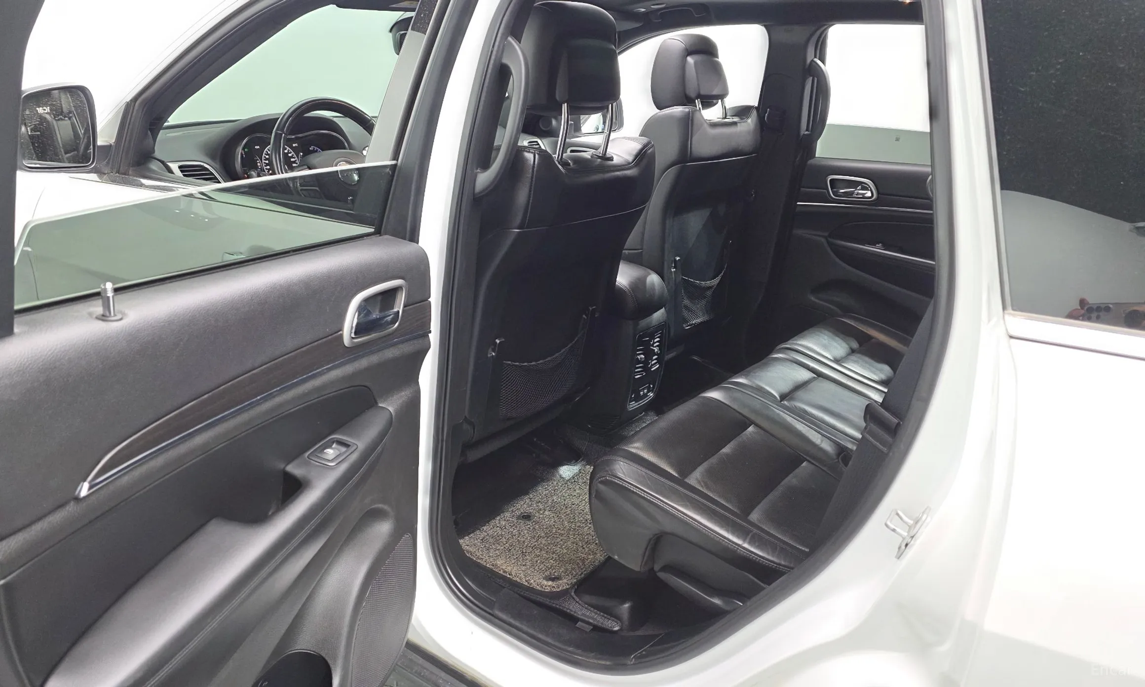 Jeep Grand Cherokee превью 12
